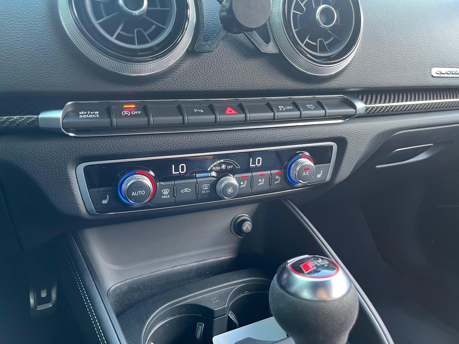 AUDI RS3 Sportback 2.5 TSI quattro S-tronic-image-21