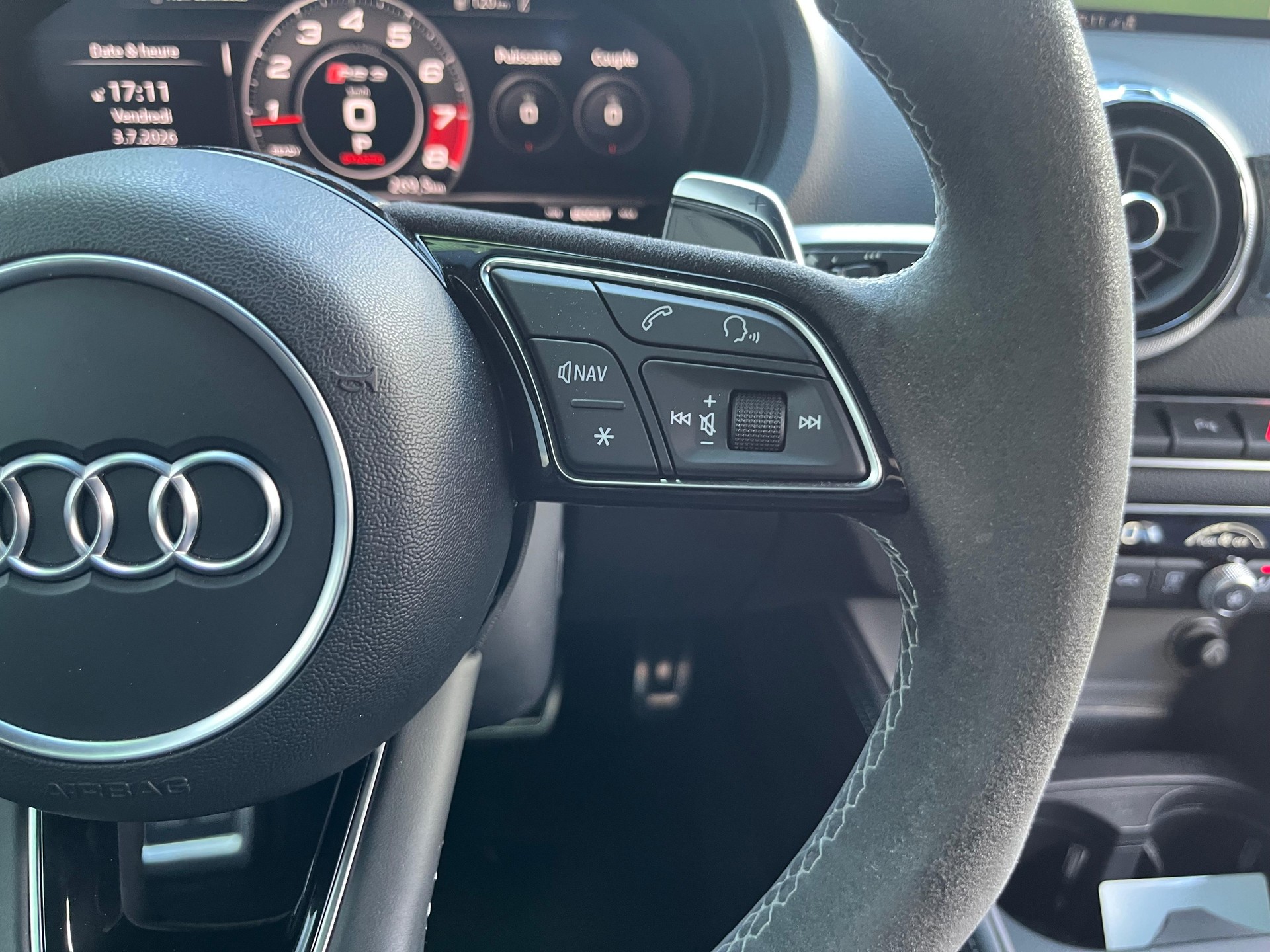 AUDI RS3 Sportback 2.5 TSI quattro S-tronic-image-20