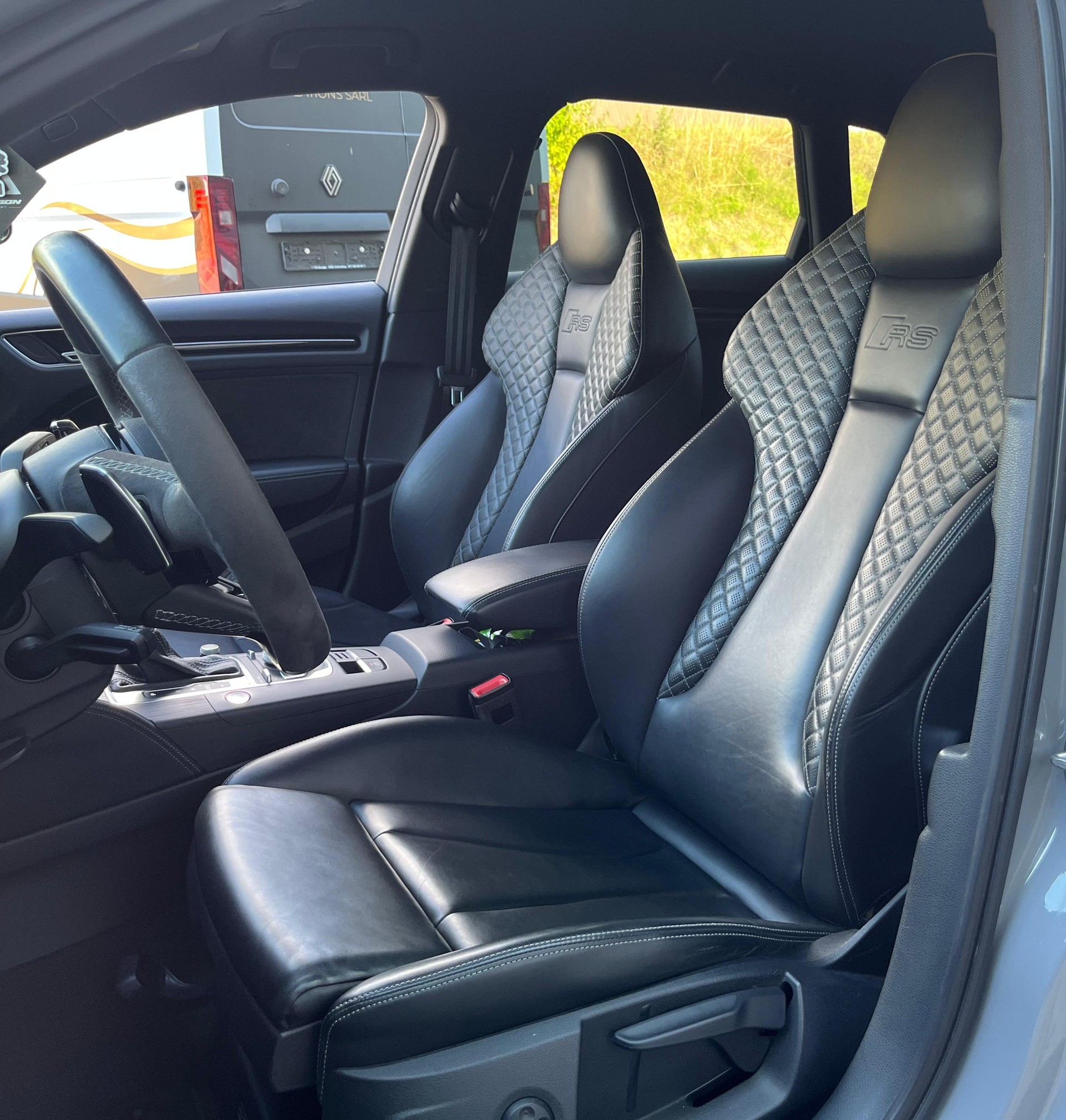 AUDI RS3 Sportback 2.5 TSI quattro S-tronic-image-14