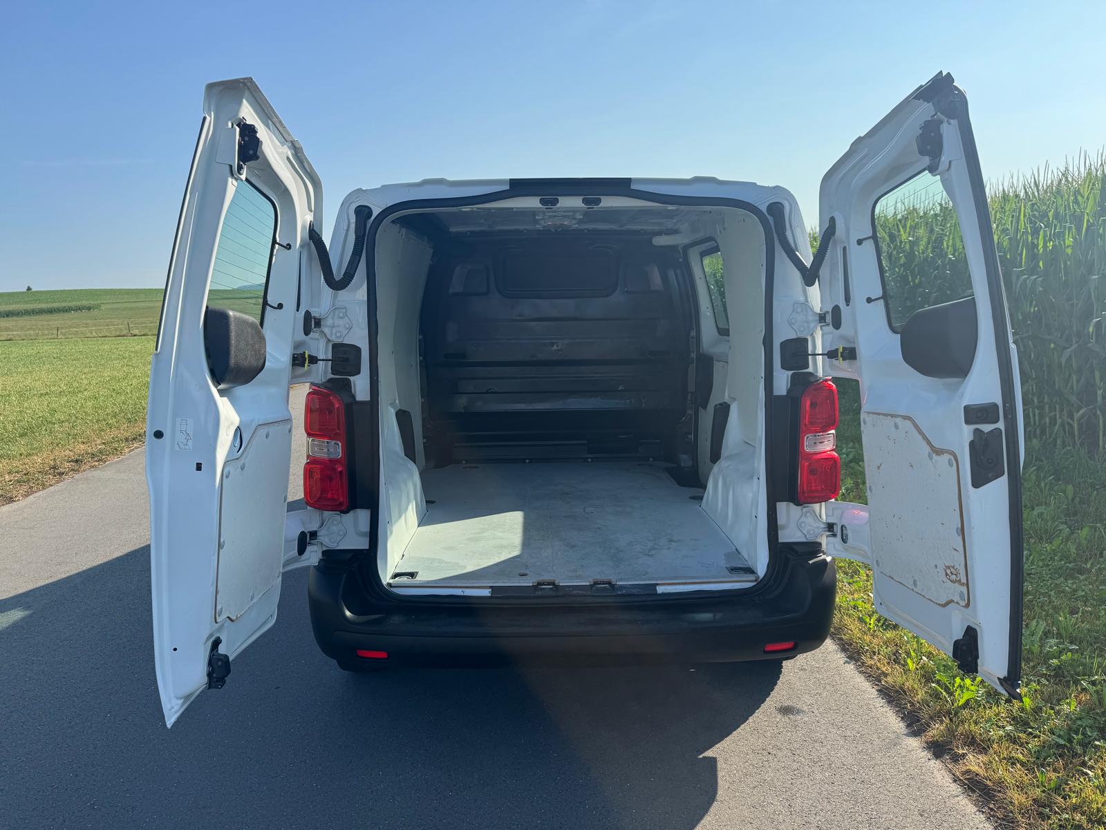 CITROEN Jumpy 1.6 BlueHDi 95 XS Attraction-image-5