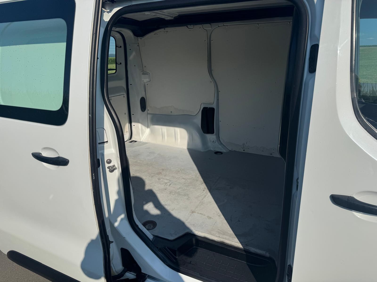CITROEN Jumpy 1.6 BlueHDi 95 XS Attraction-image-6