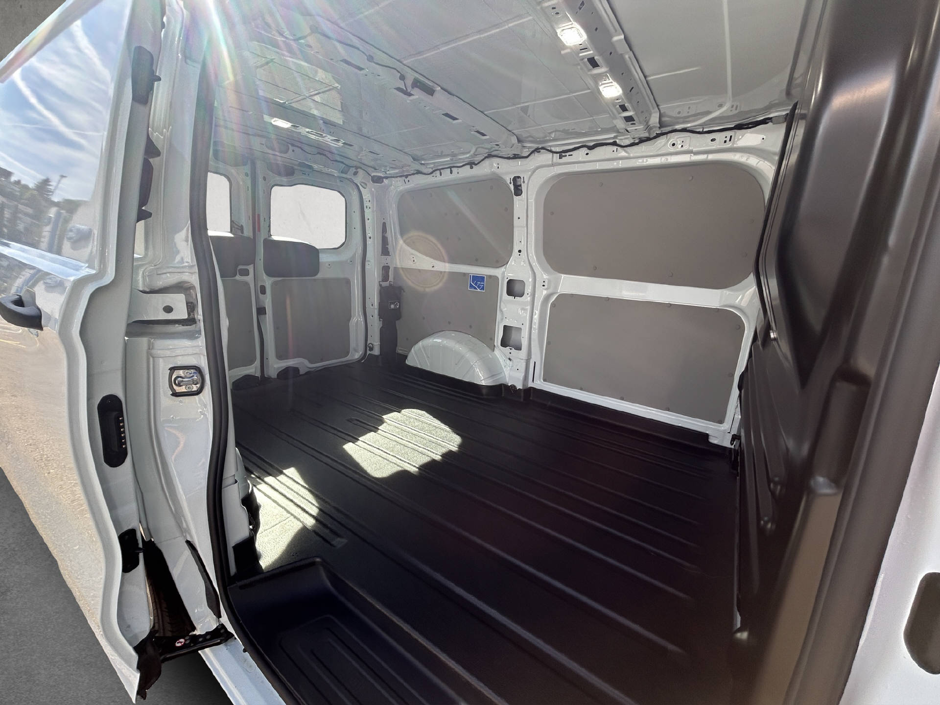 FORD Transit Custom Van 320 L1 2.0 EcoBlue 136 Trend-image-19