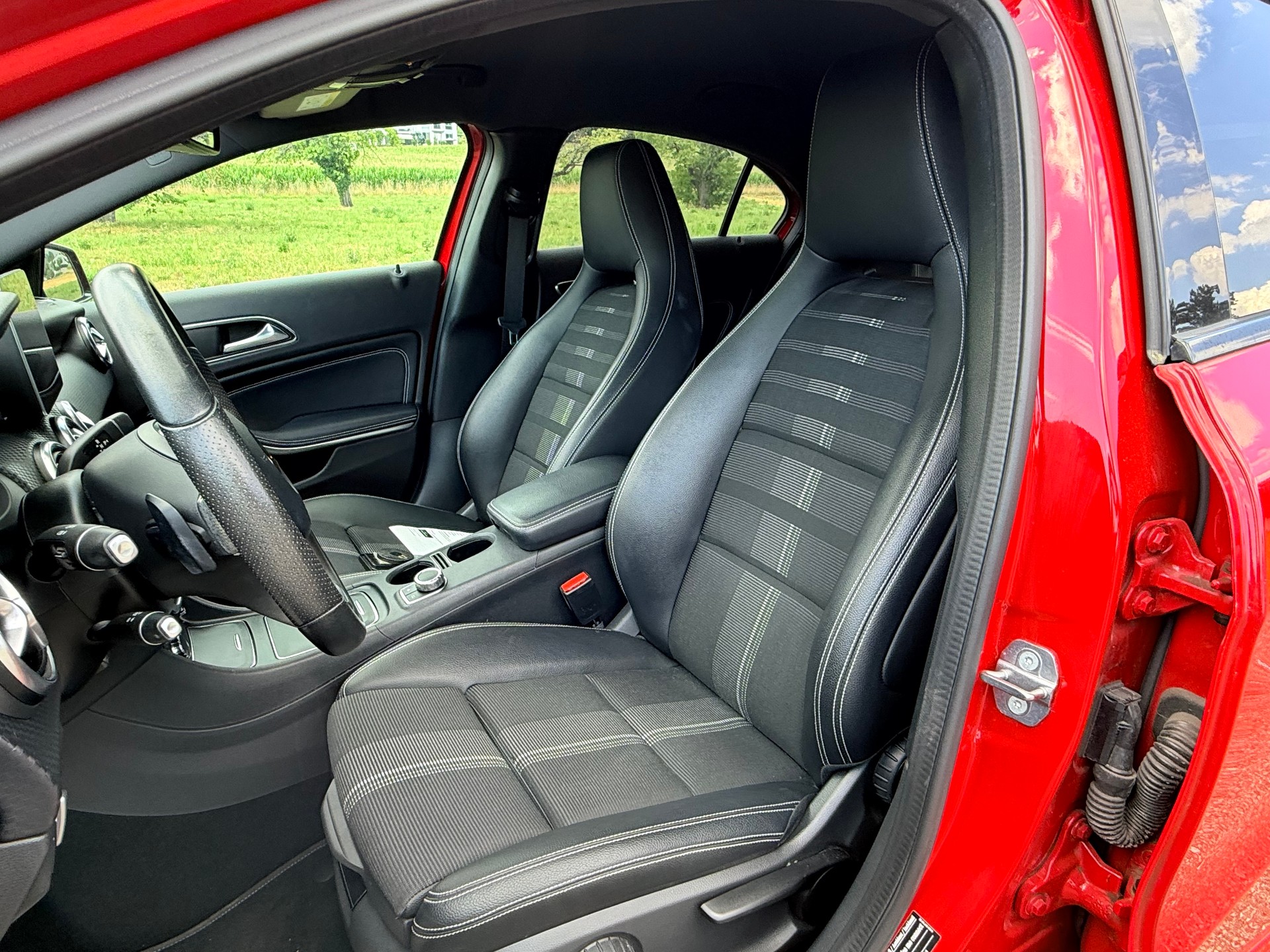 MERCEDES-BENZ A 200 Night Star 7G-DCT-image-11