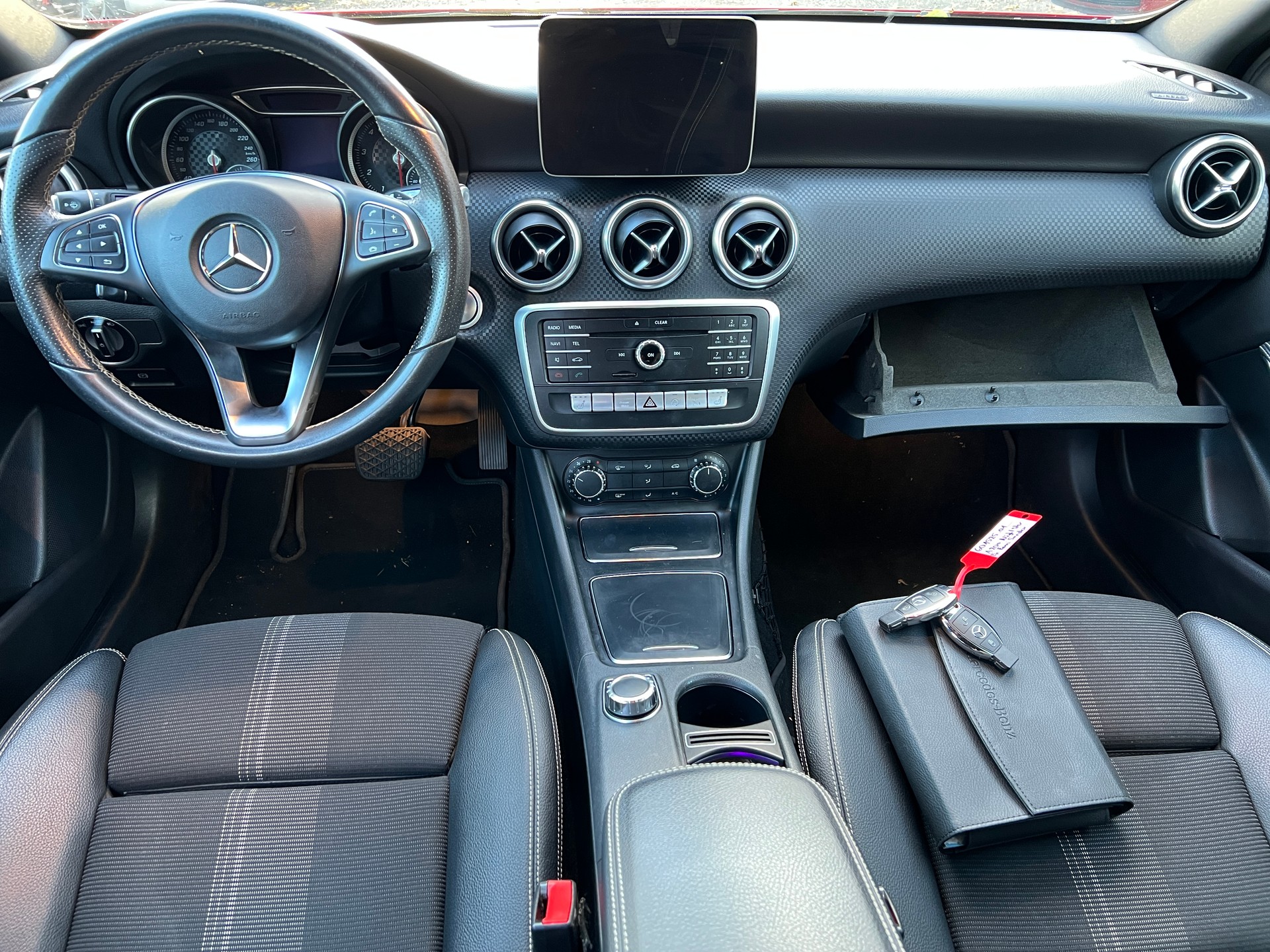 MERCEDES-BENZ A 200 Night Star 7G-DCT-image-14