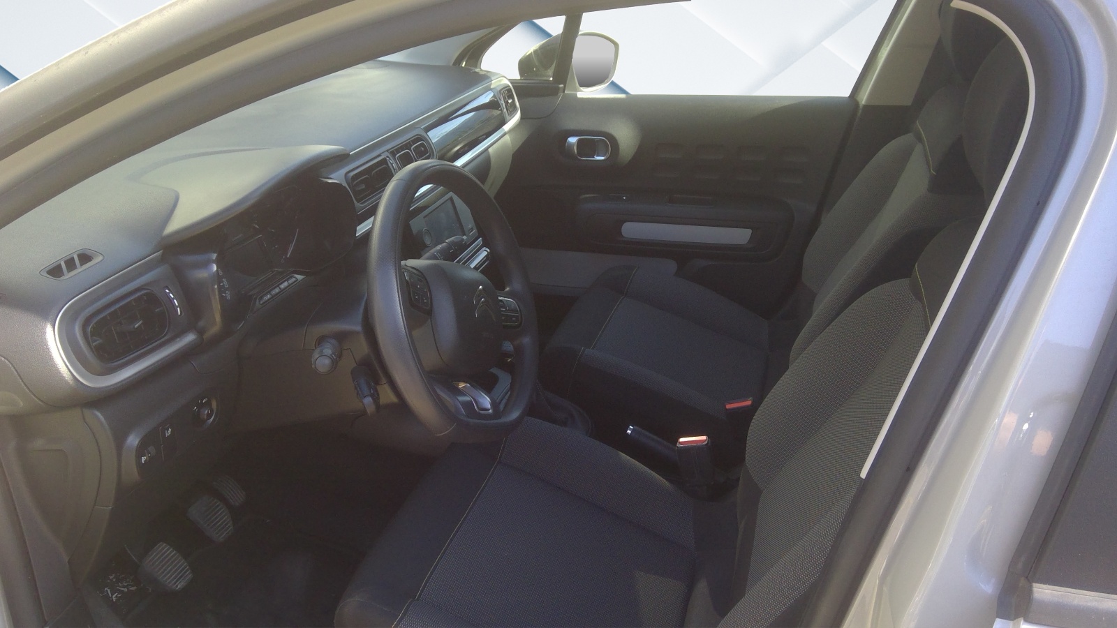CITROEN C3 1.2i PureTech Feel-image-10