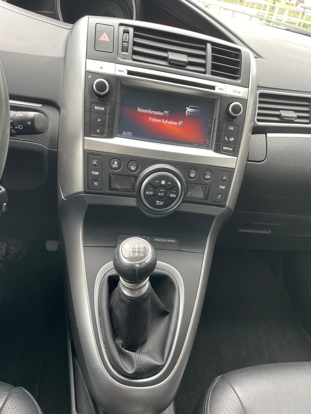 TOYOTA Verso 1.6 D-4D SwissTrend-image-7