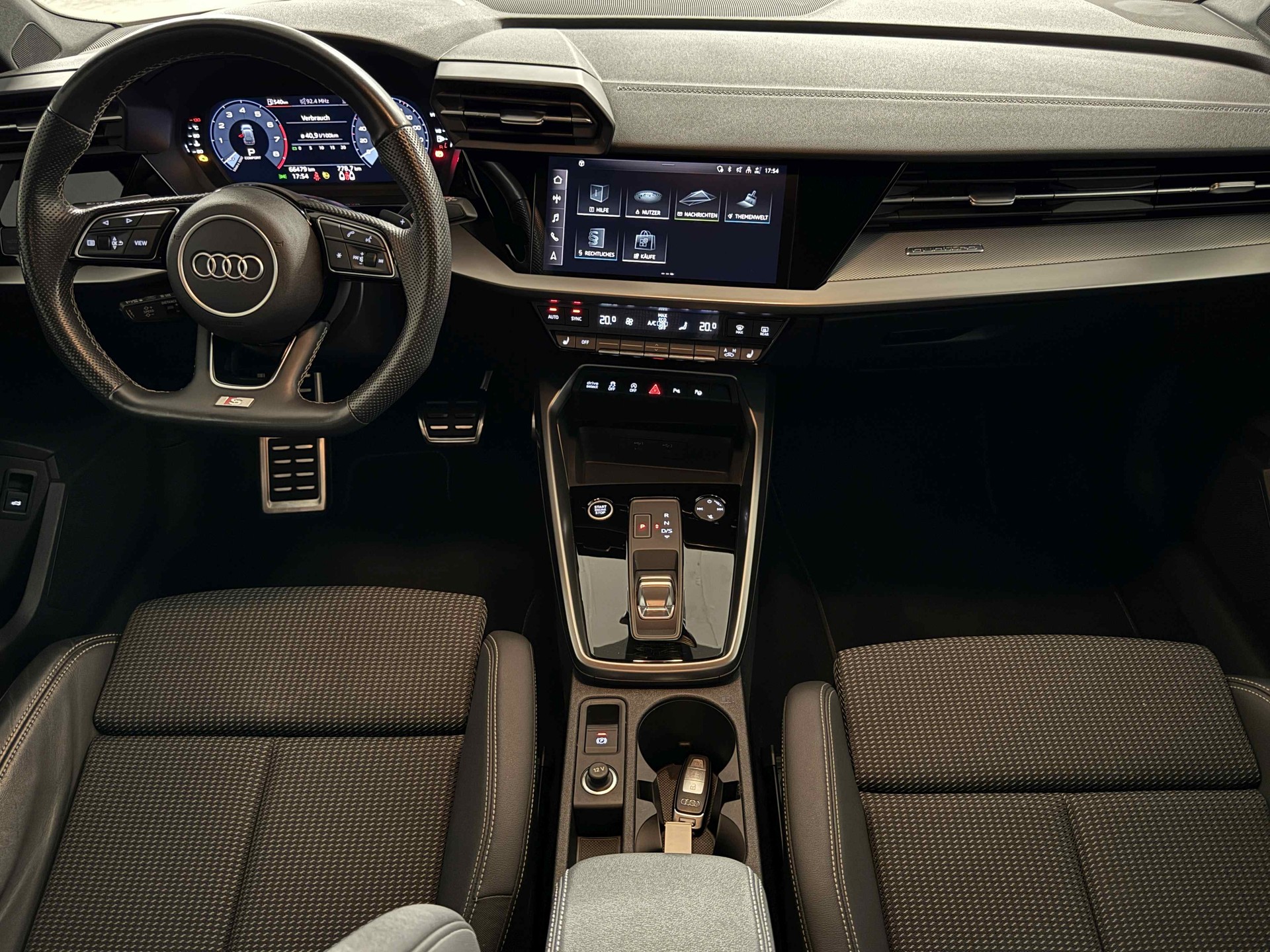AUDI A3 Sportback 40 TFSI S line quattro S-tronic-image-9
