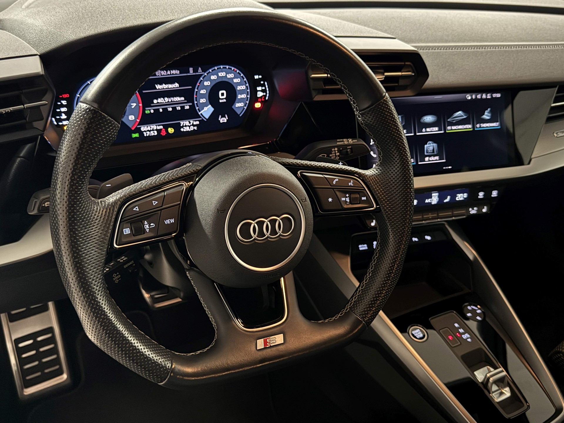 AUDI A3 Sportback 40 TFSI S line quattro S-tronic-image-8