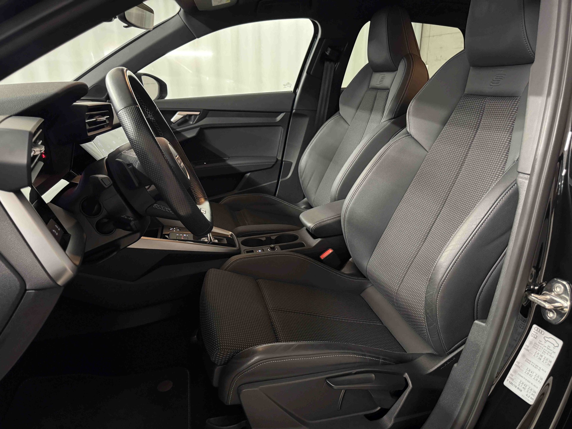 AUDI A3 Sportback 40 TFSI S line quattro S-tronic-image-7
