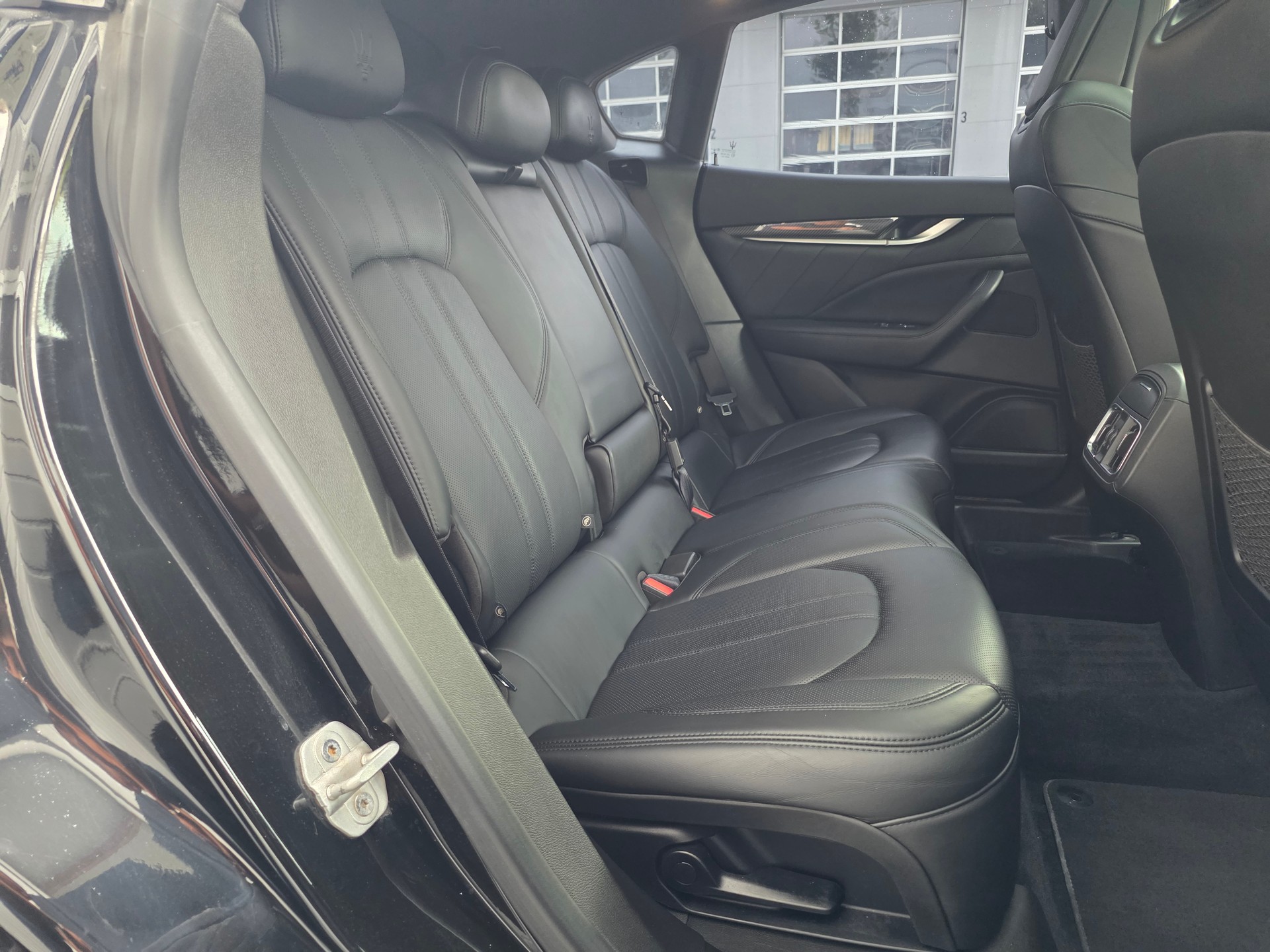 MASERATI Levante S 3.0 V6 Grand Sport | VOLLAUSSTATTUNG - CARBON PAKET/ 360° KAMERA/ PANORAMA/ ACC CRUISING CONTROL/ APPLE CARPLAY/-image-11