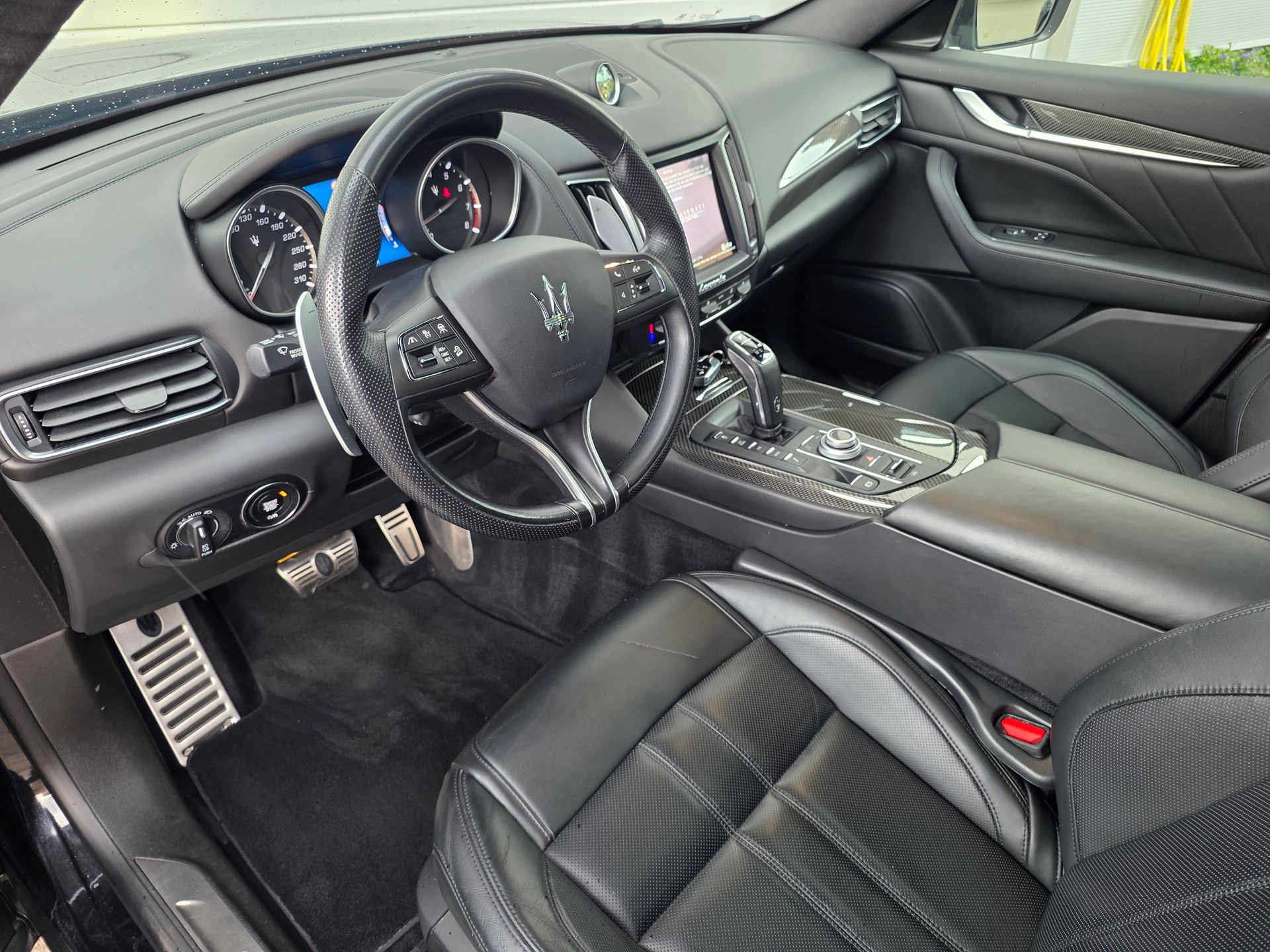 MASERATI Levante S 3.0 V6 Grand Sport | VOLLAUSSTATTUNG - CARBON PAKET/ 360° KAMERA/ PANORAMA/ ACC CRUISING CONTROL/ APPLE CARPLAY/-image-10