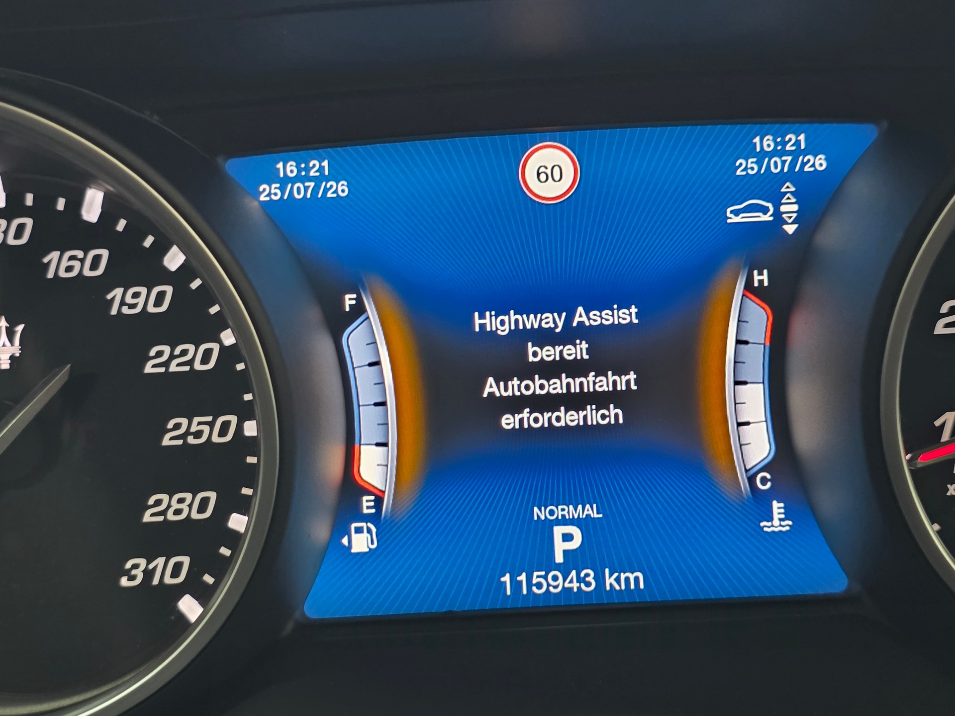 MASERATI Levante S 3.0 V6 Grand Sport | VOLLAUSSTATTUNG - CARBON PAKET/ 360° KAMERA/ PANORAMA/ ACC CRUISING CONTROL/ APPLE CARPLAY/-image-26