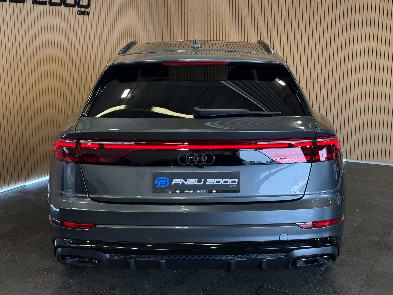 AUDI Q8 55 TFSI e quattro PHEV tiptronic-image-7