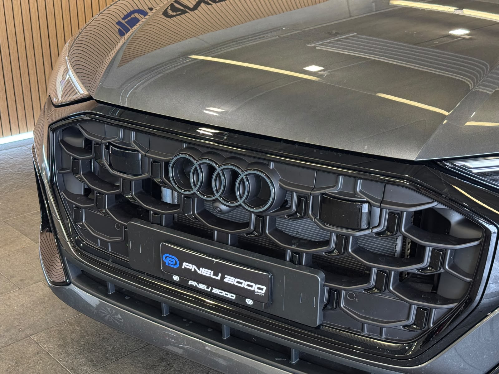AUDI Q8 55 TFSI e quattro PHEV tiptronic-image-3