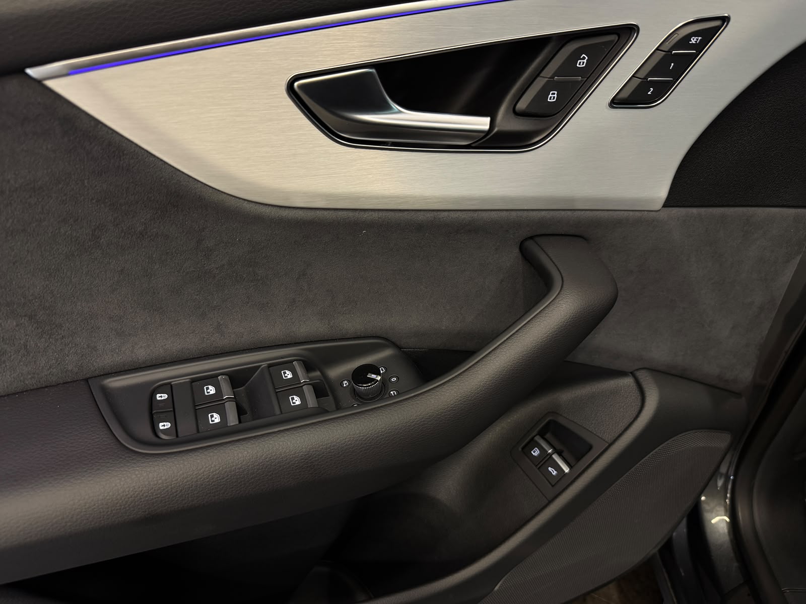 AUDI Q8 55 TFSI e quattro PHEV tiptronic-image-15