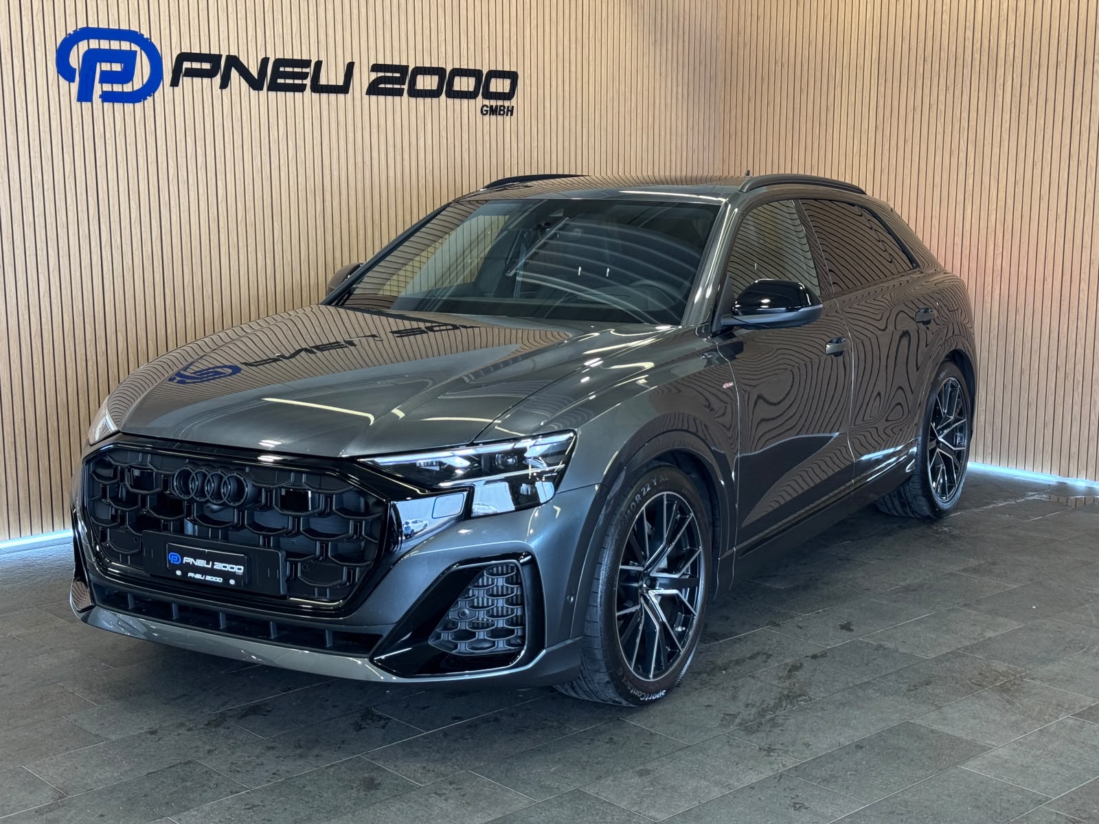 AUDI Q8 55 TFSI e quattro PHEV tiptronic-image-0
