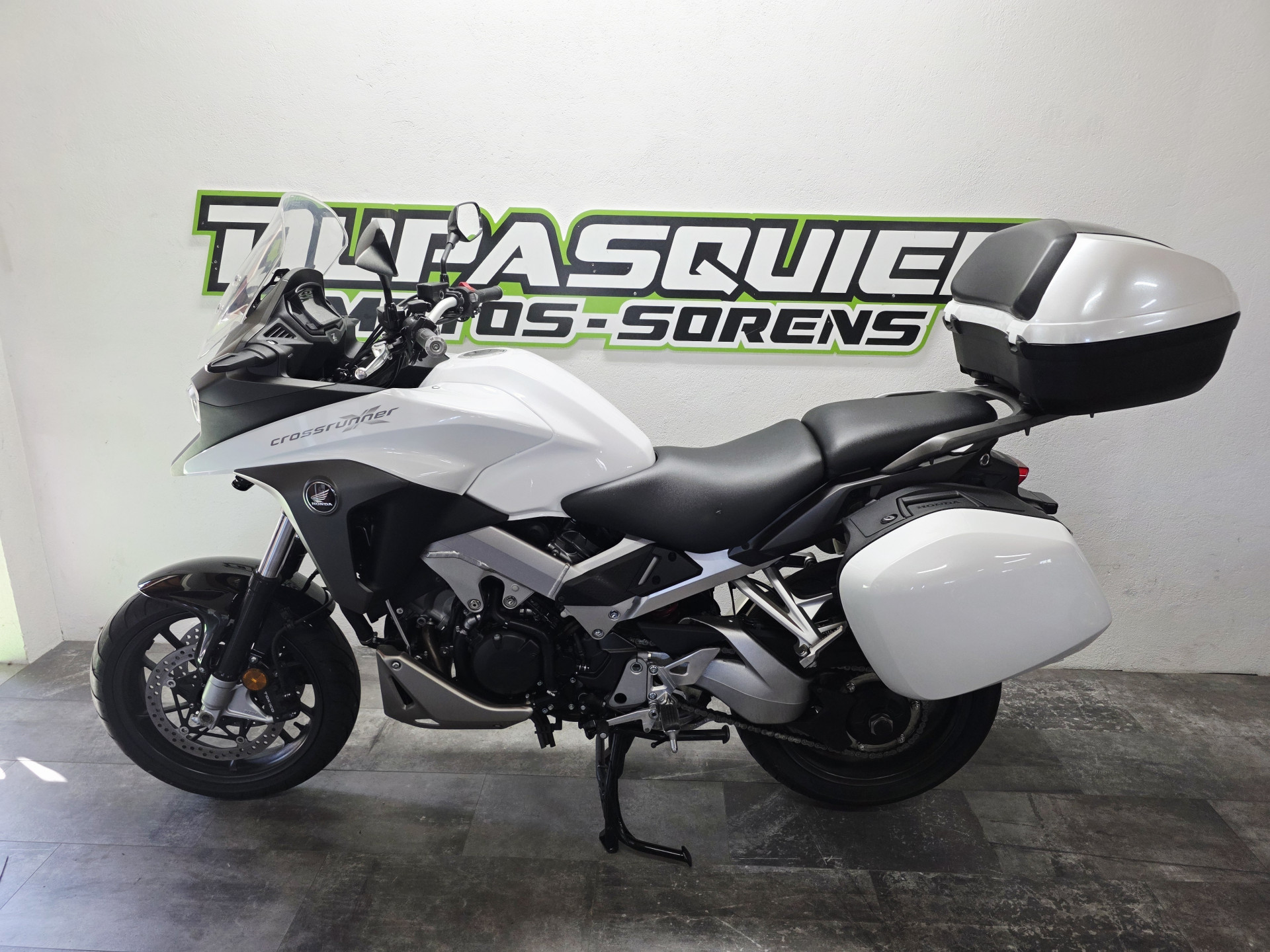HONDA VFR 800 X Crossrunner-showroom-element-1
