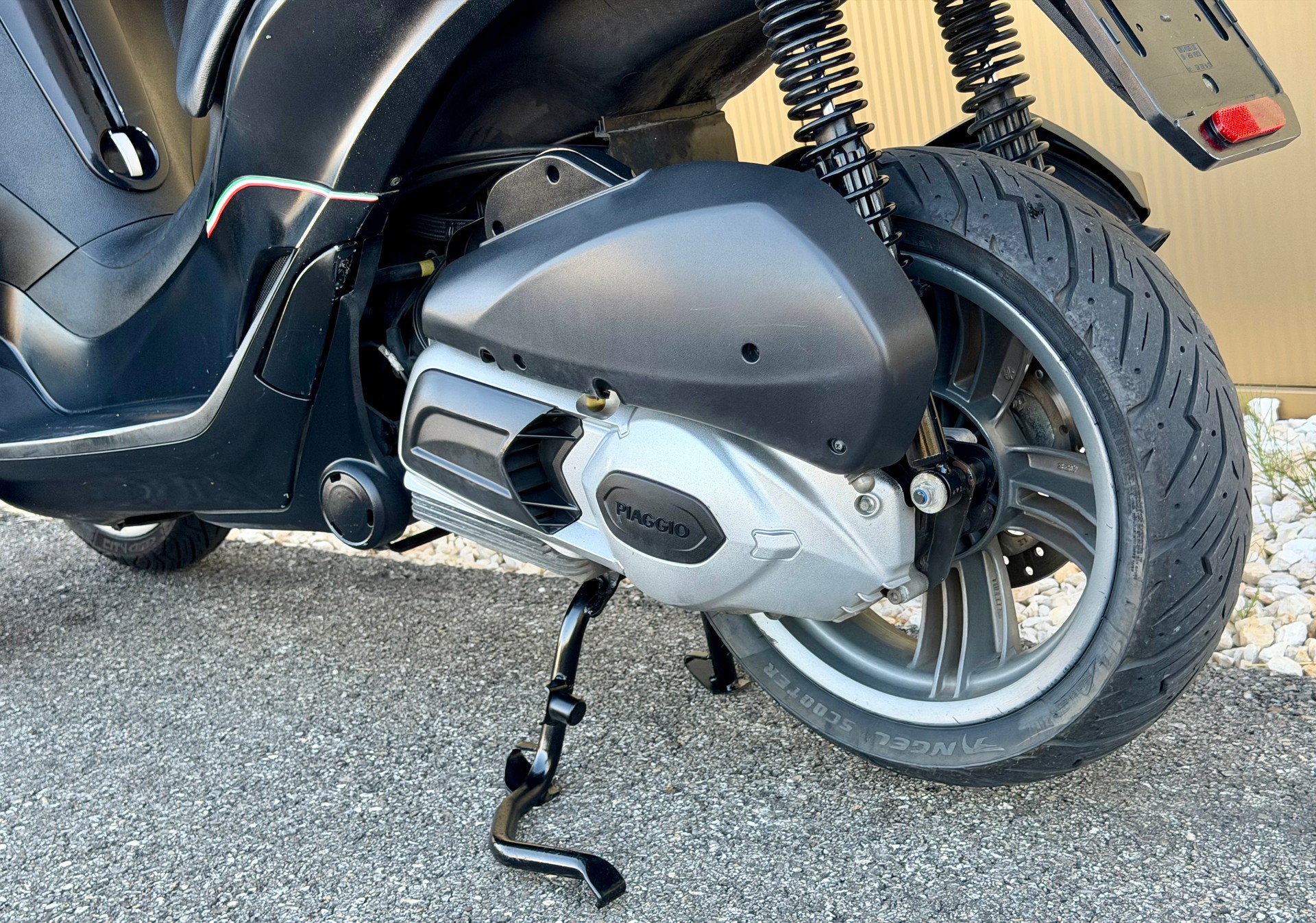 PIAGGIO MP3 Yourban 300 i.e.-image-12
