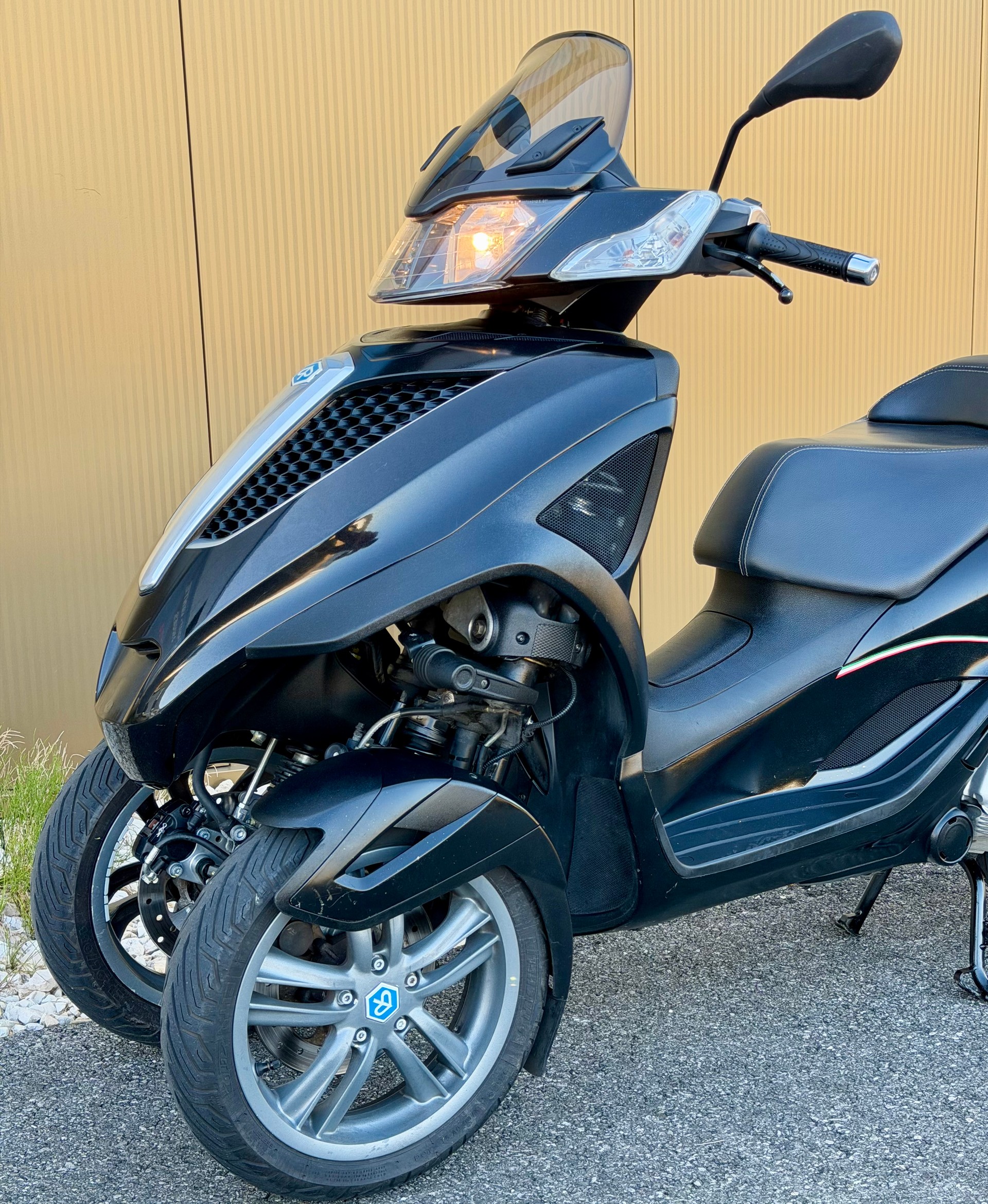 PIAGGIO MP3 Yourban 300 i.e.-image-8