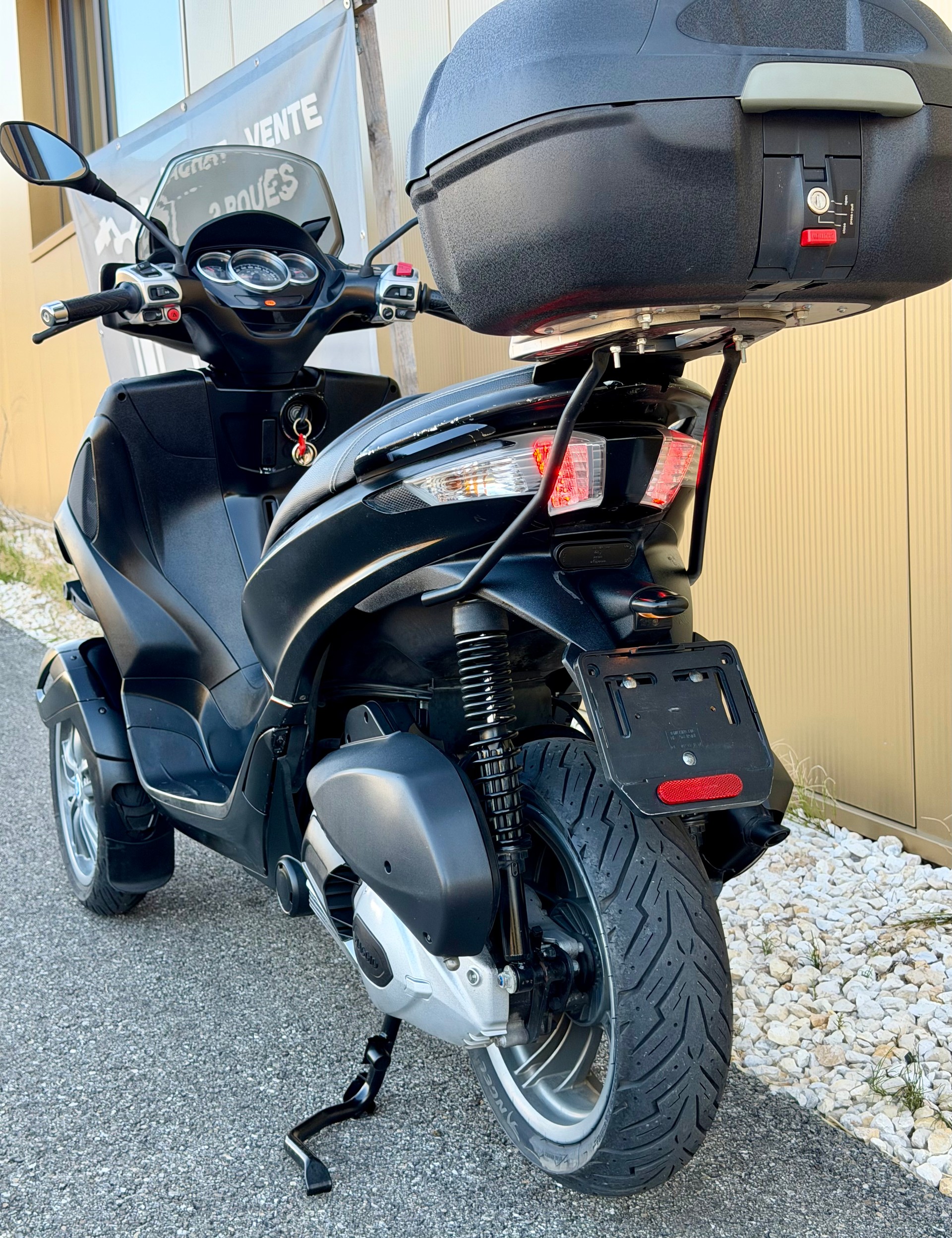 PIAGGIO MP3 Yourban 300 i.e.-image-11