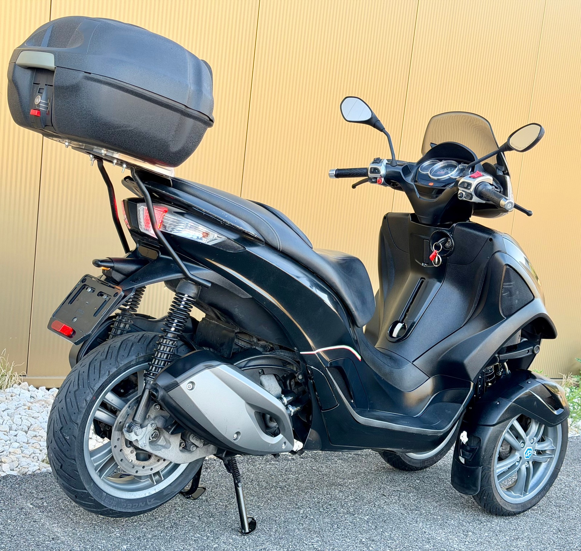 PIAGGIO MP3 Yourban 300 i.e.-image-4