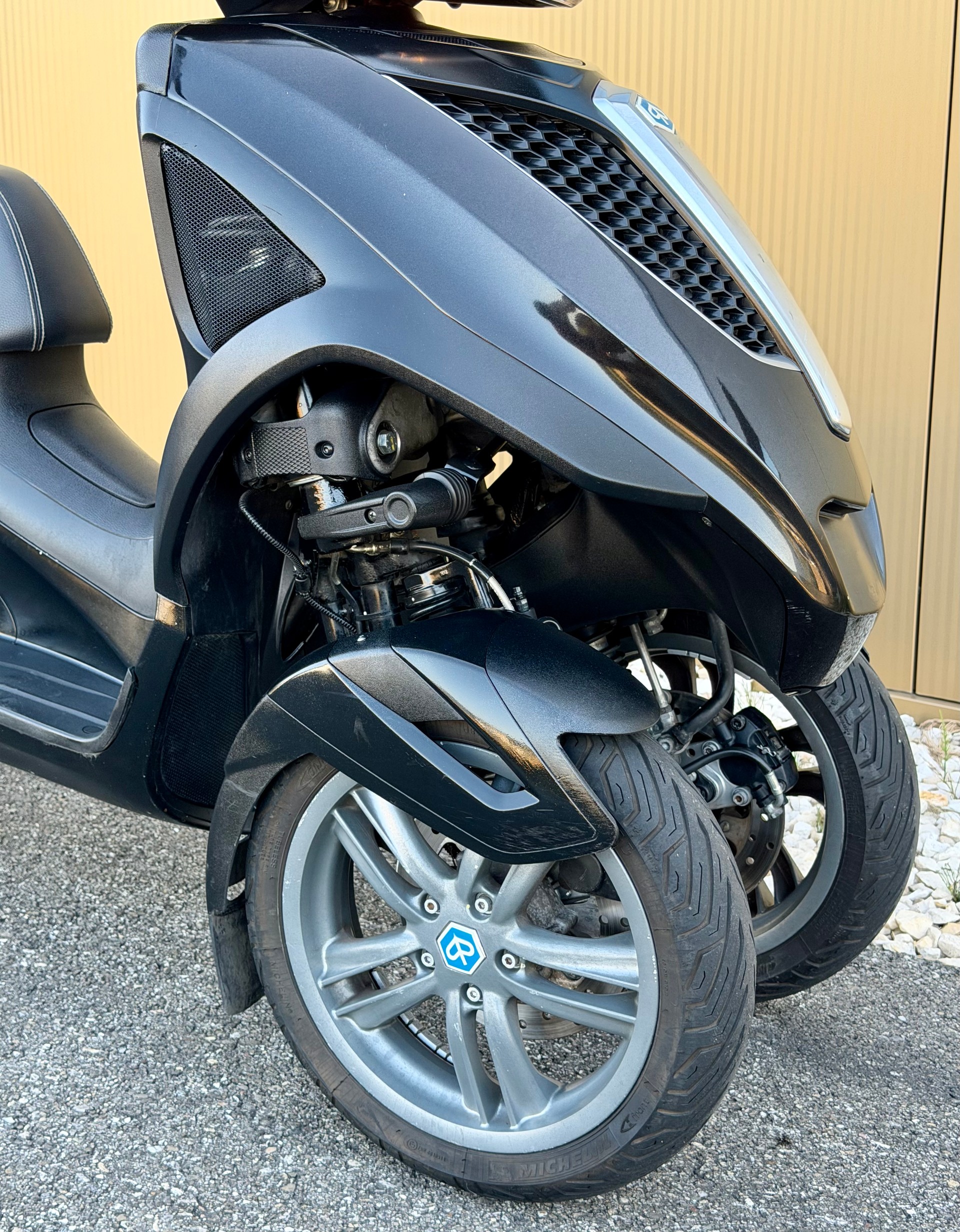 PIAGGIO MP3 Yourban 300 i.e.-showroom-element-3