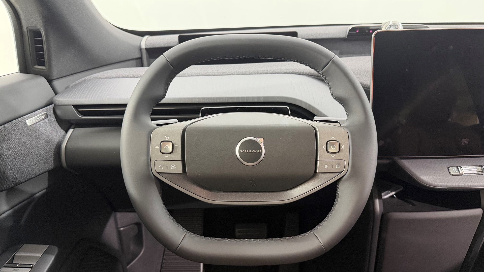 VOLVO EX60 Twin Ultra AWD-image-9
