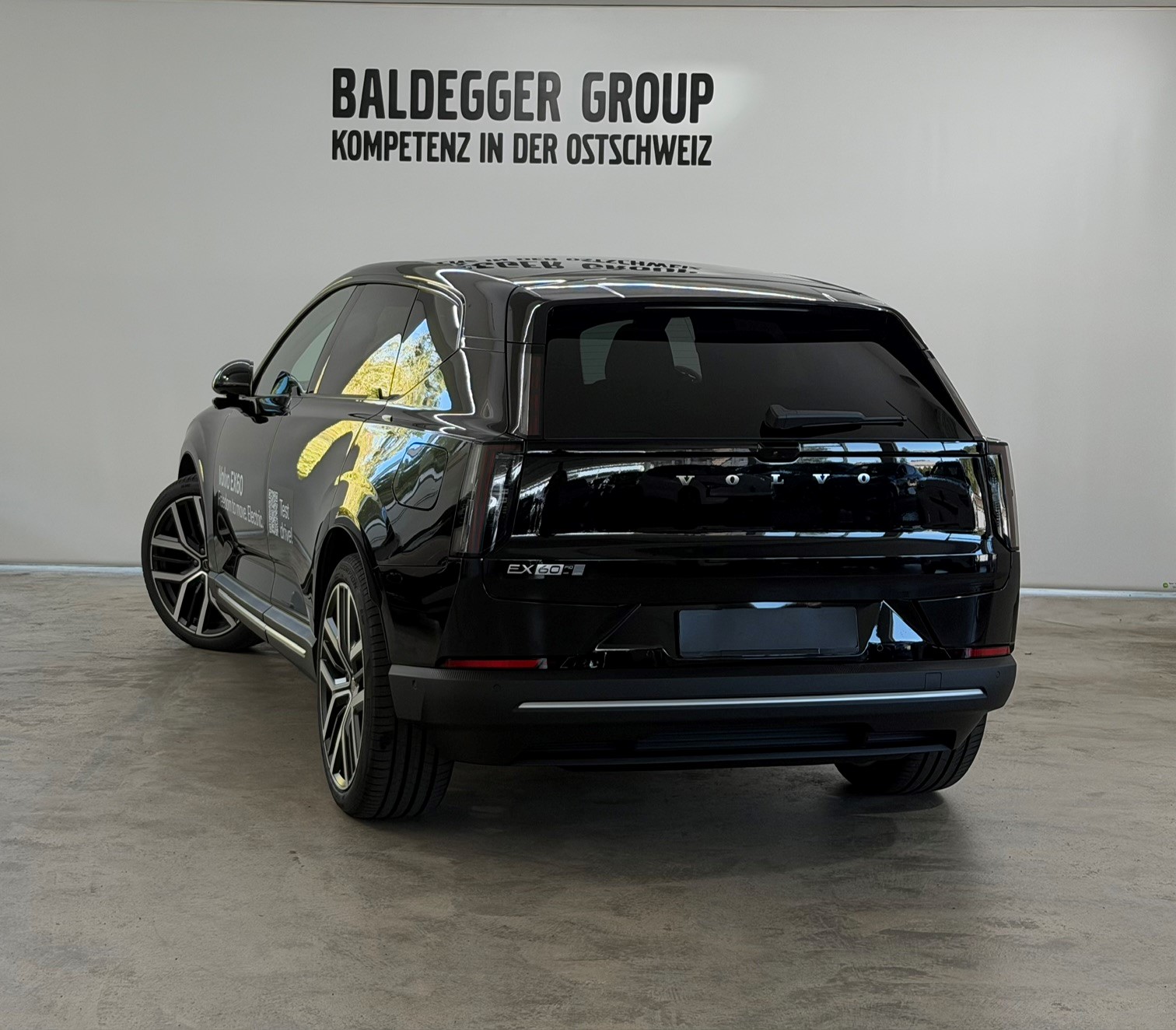 VOLVO EX60 Twin Ultra AWD-image-1