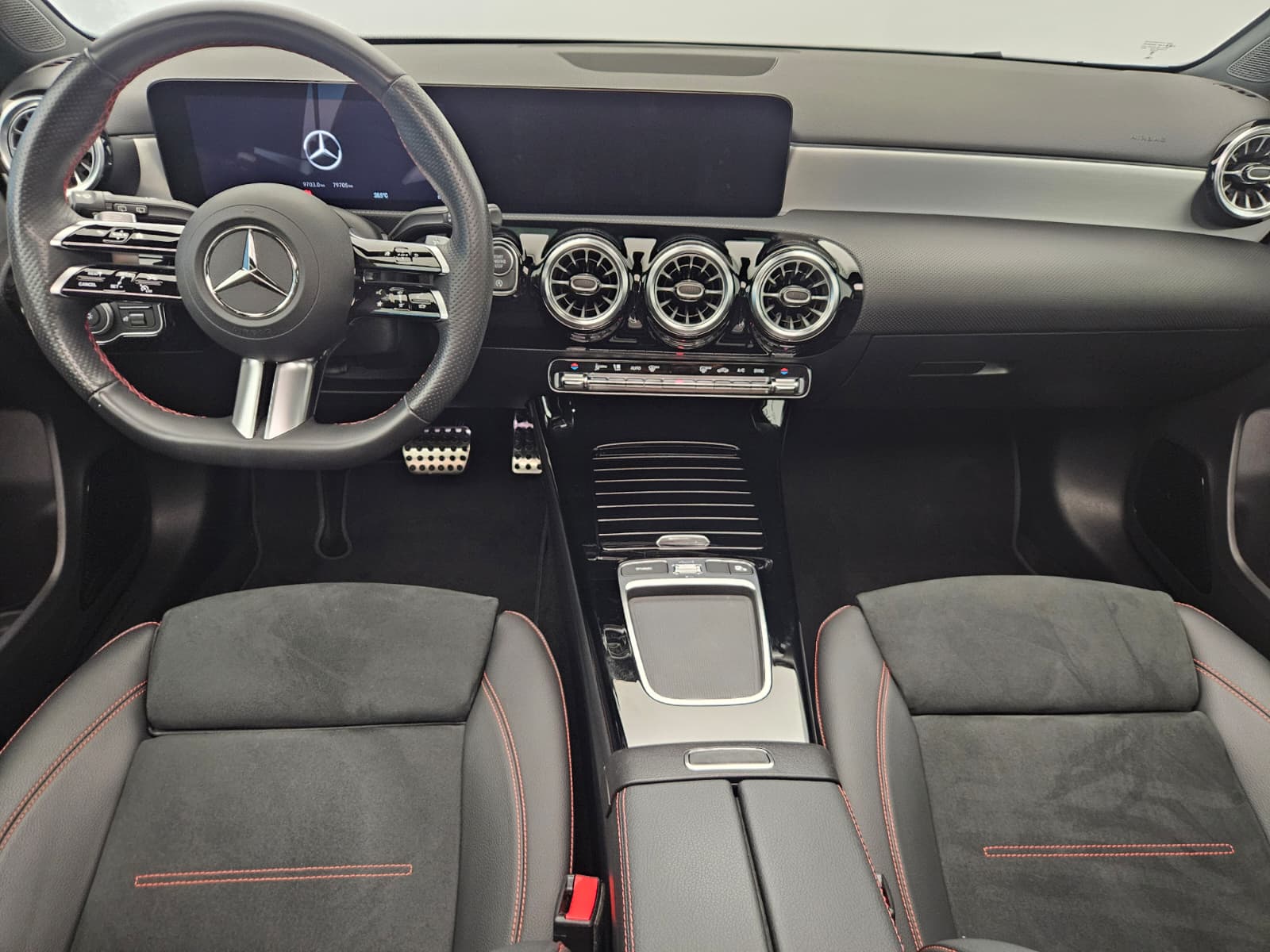 MERCEDES-BENZ A 200 7G-DCT-image-9