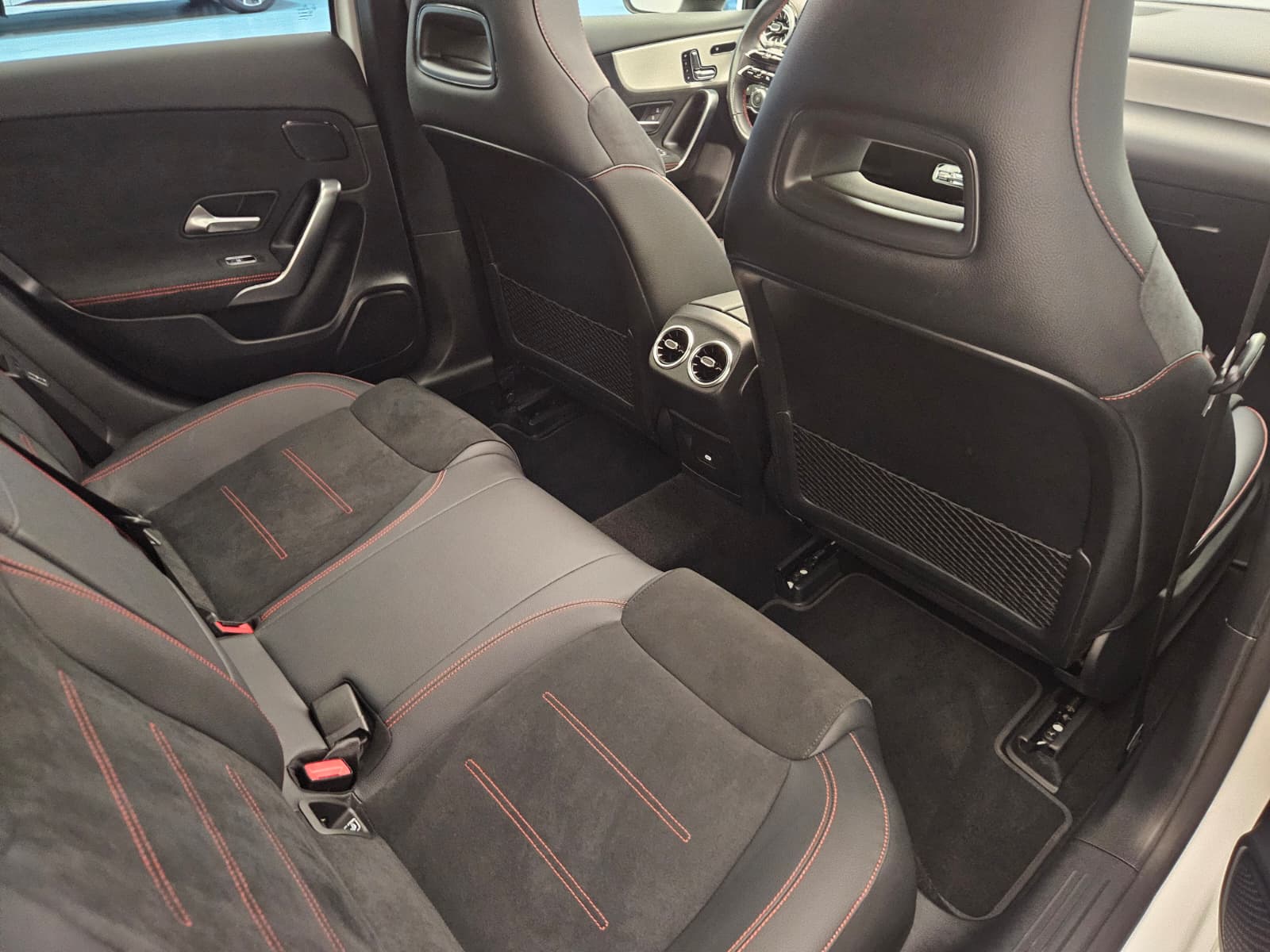 MERCEDES-BENZ A 200 7G-DCT-image-13