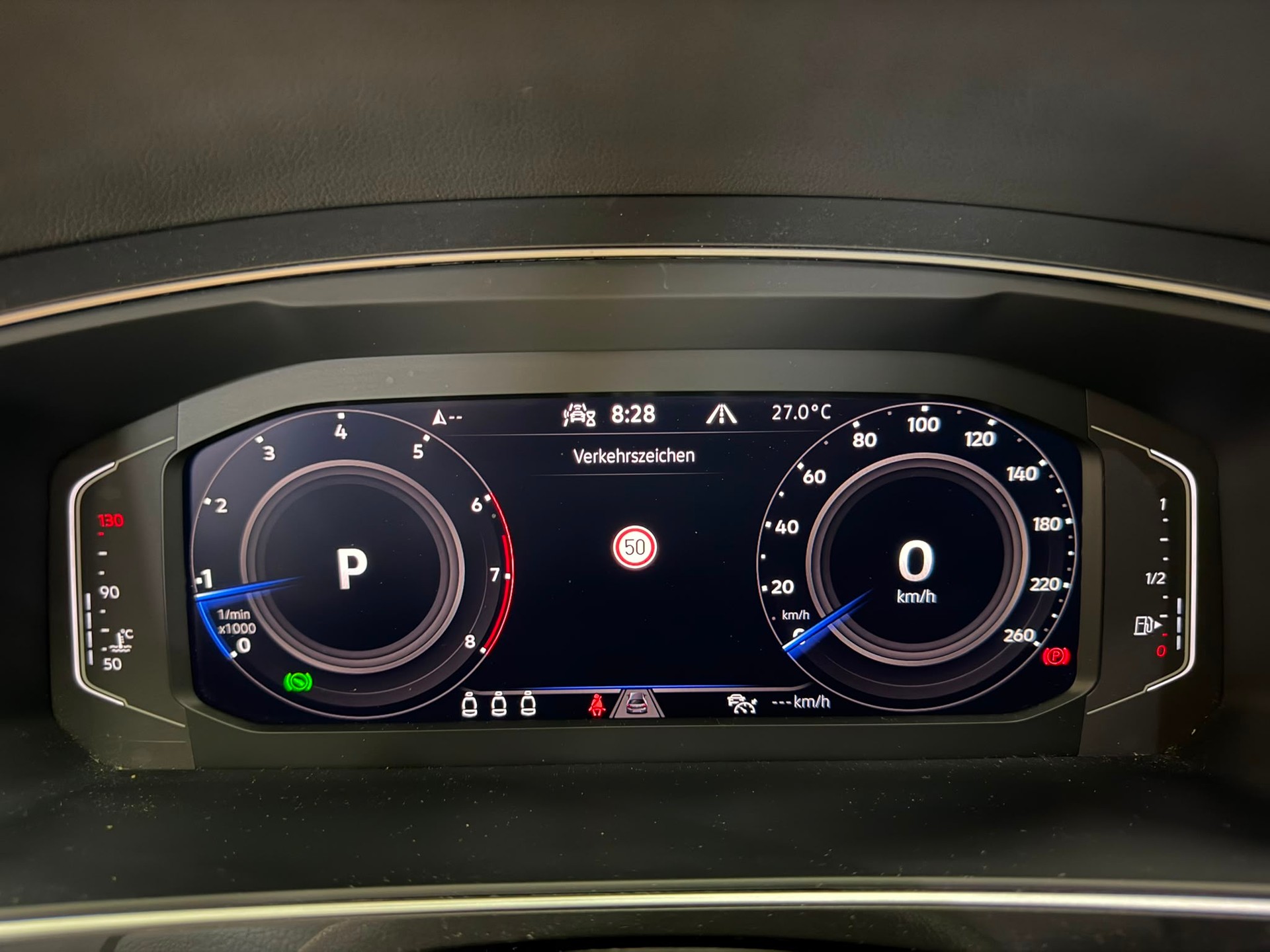 VW Tiguan 2.0TSI Elegance 4Motion DSG-image-11