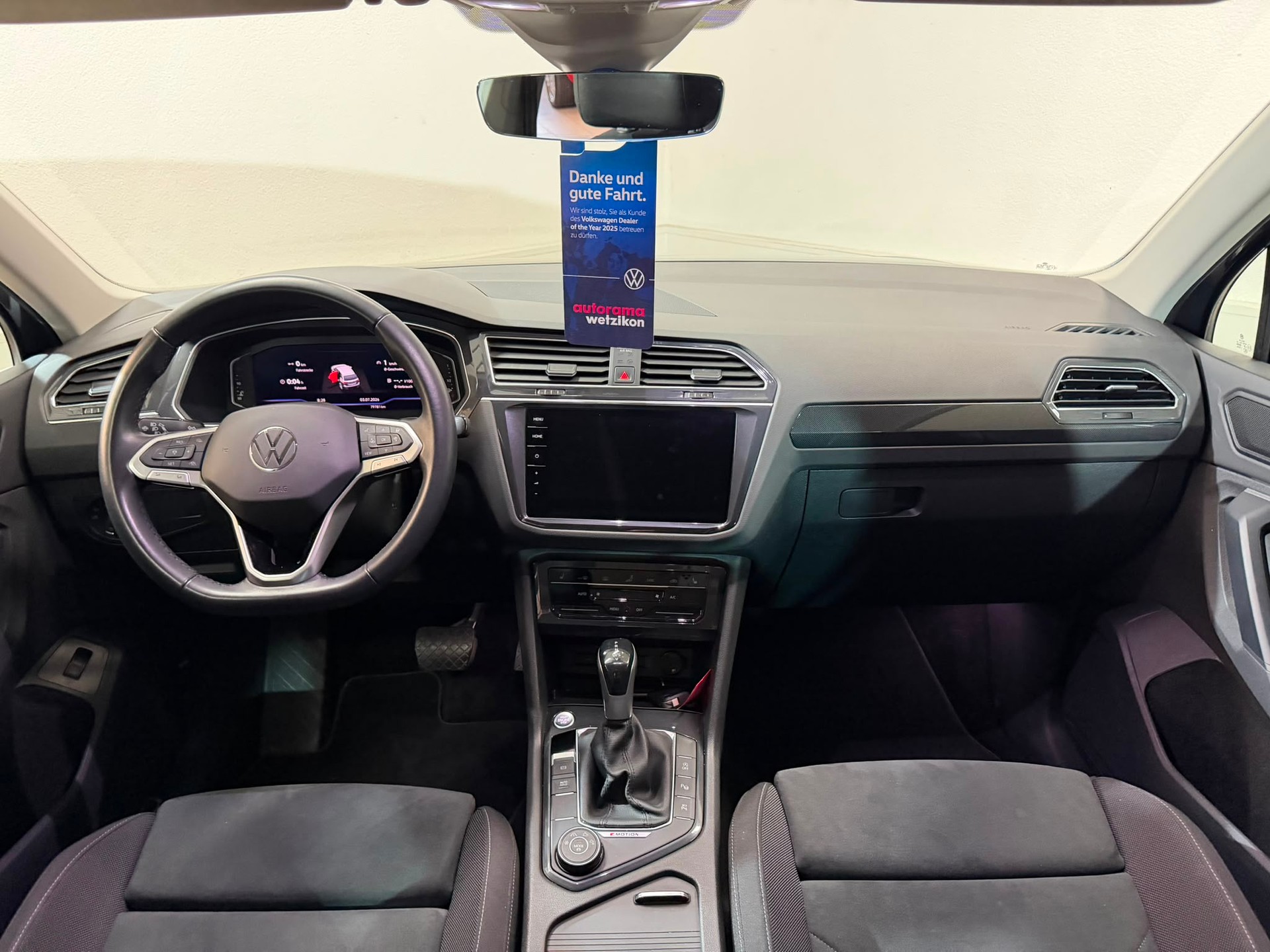 VW Tiguan 2.0TSI Elegance 4Motion DSG-image-10
