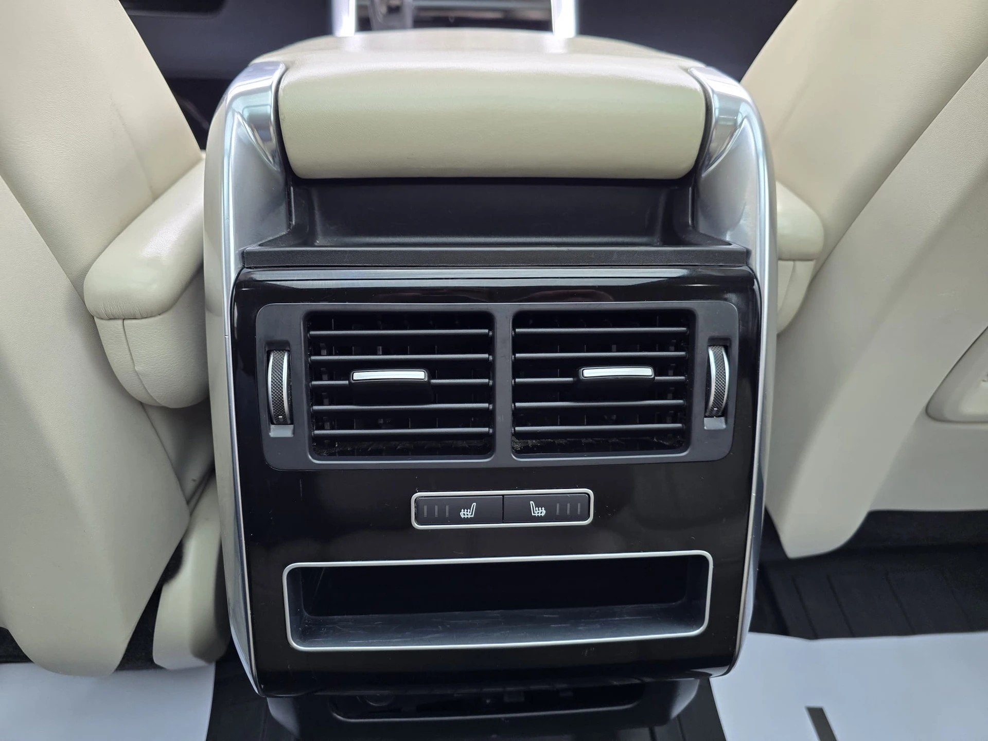 LAND ROVER Range Rover Sport 3.0 SDV6 HSE Automatic-image-19