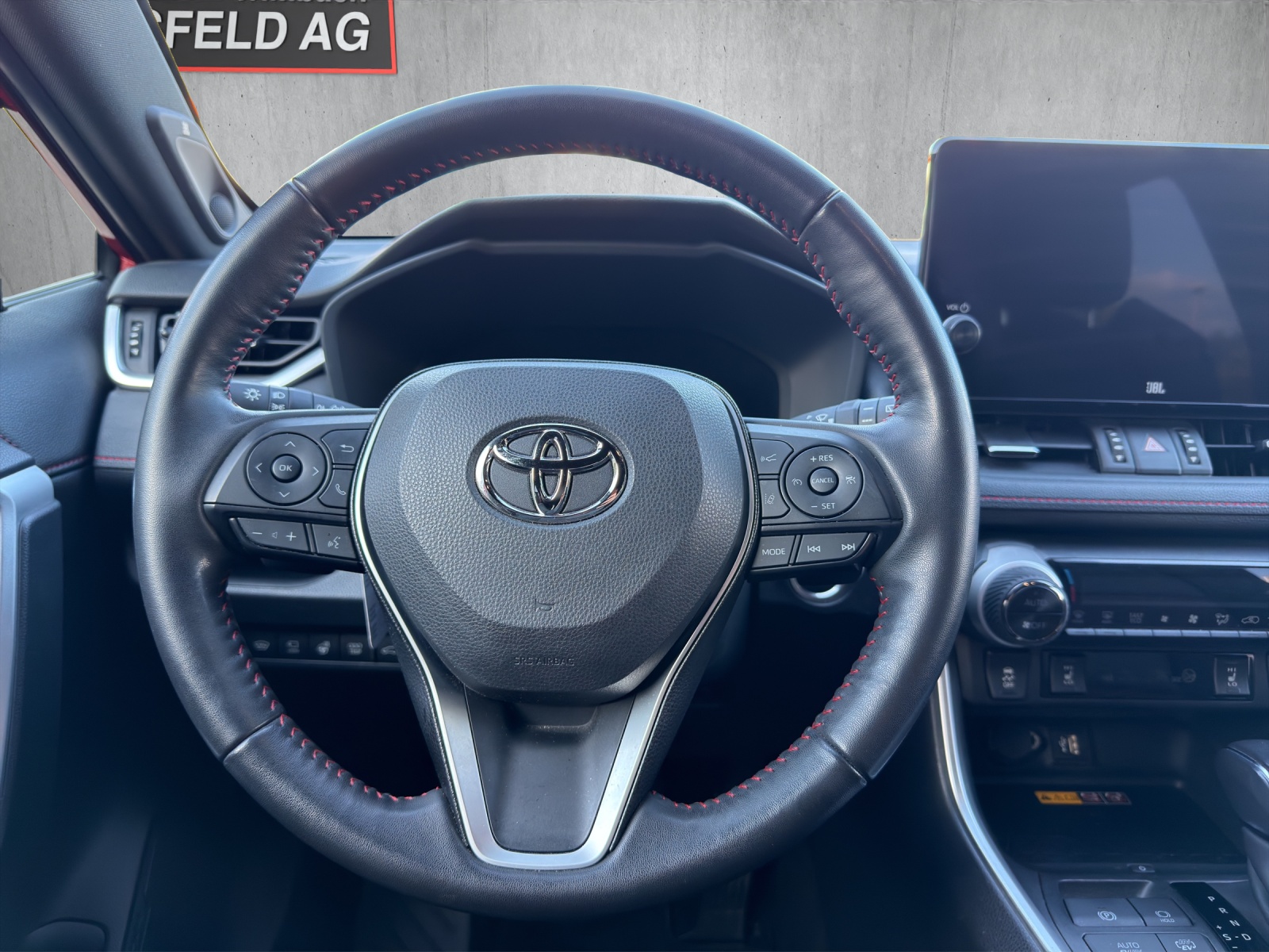 TOYOTA RAV4 2.5 Plug-In-Hybrid Premium-image-13