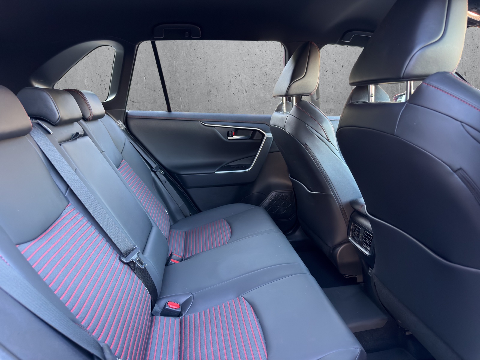TOYOTA RAV4 2.5 Plug-In-Hybrid Premium-image-11