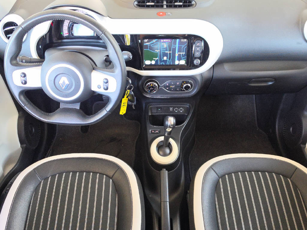 RENAULT Twingo Intens-image-4