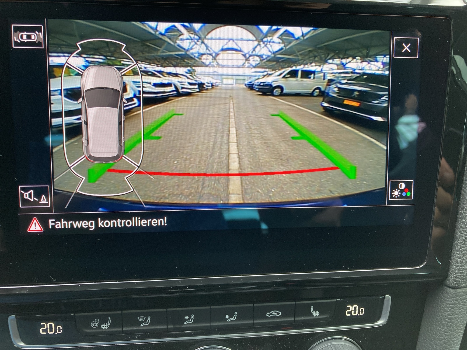 VW Golf 2.0 TDI Highline 4Motion-image-13