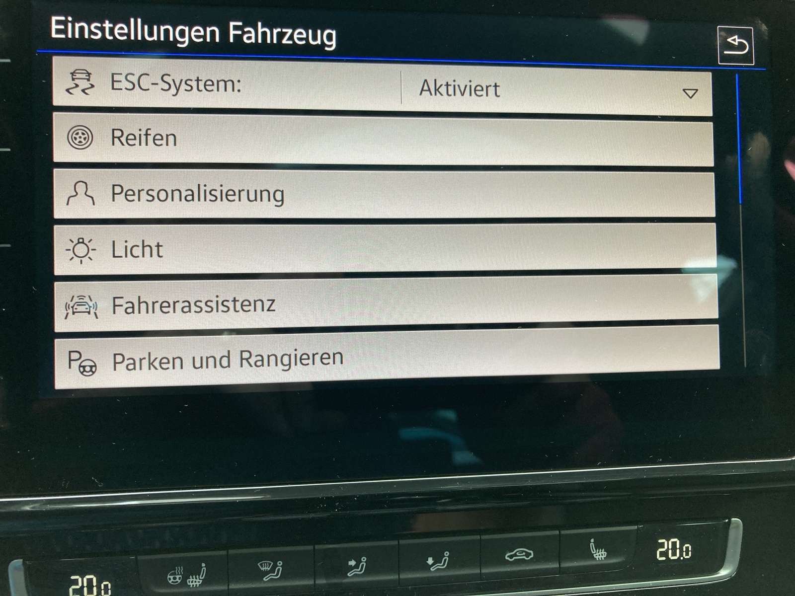 VW Golf 2.0 TDI Highline 4Motion-image-14