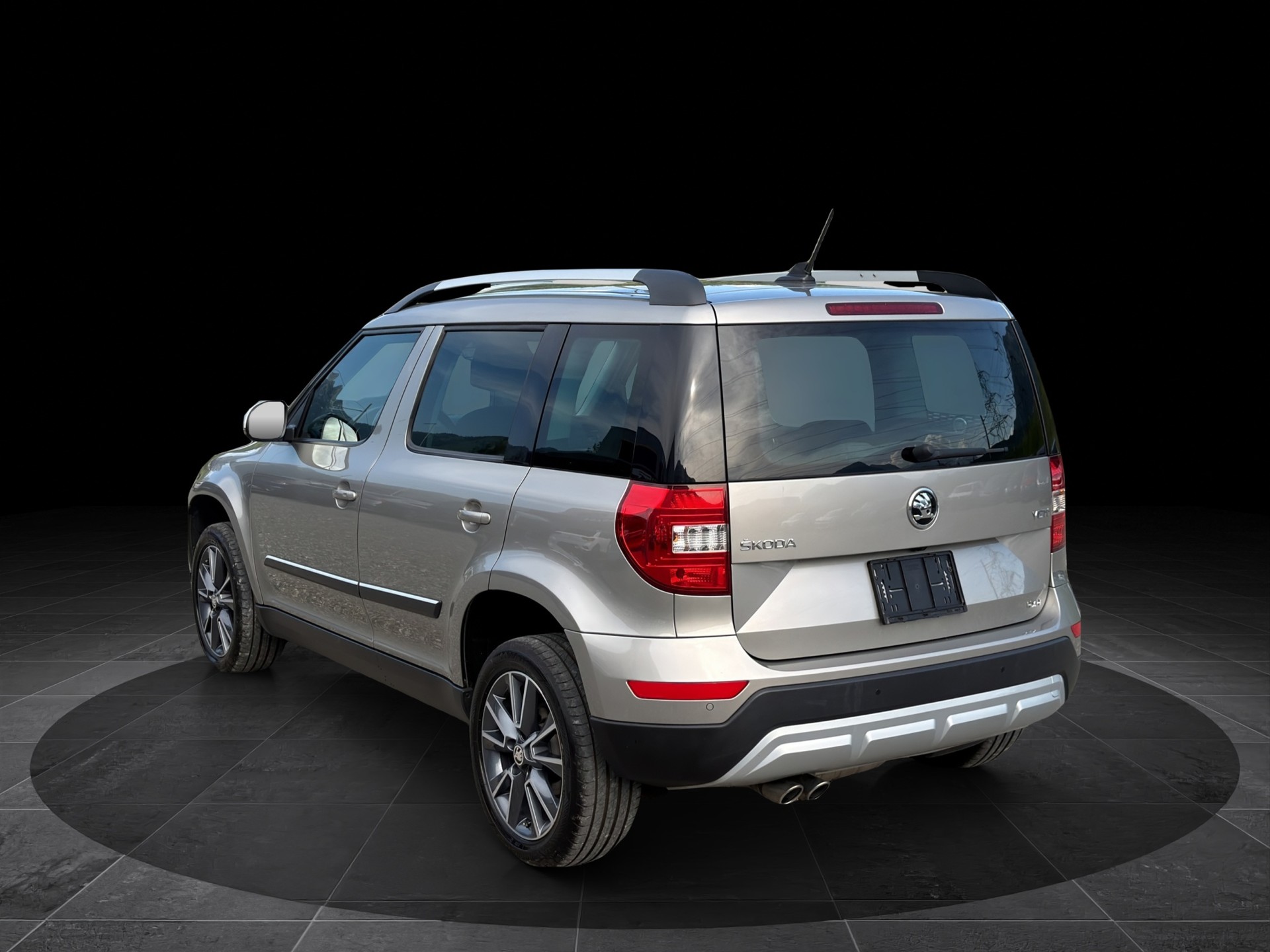 SKODA Yeti 2.0 TDI Swiss Line 25 4x4-image-3
