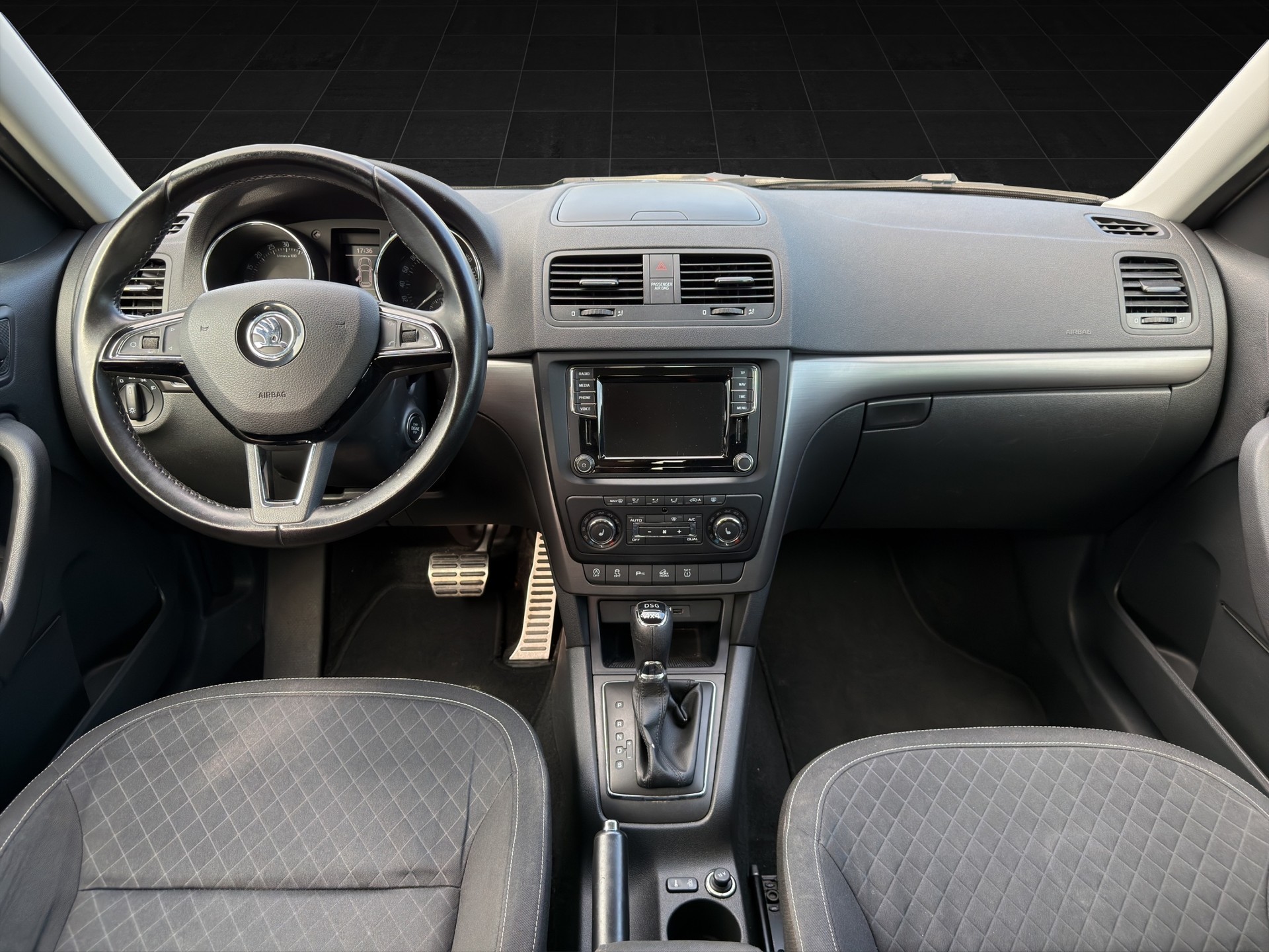 SKODA Yeti 2.0 TDI Swiss Line 25 4x4-image-11