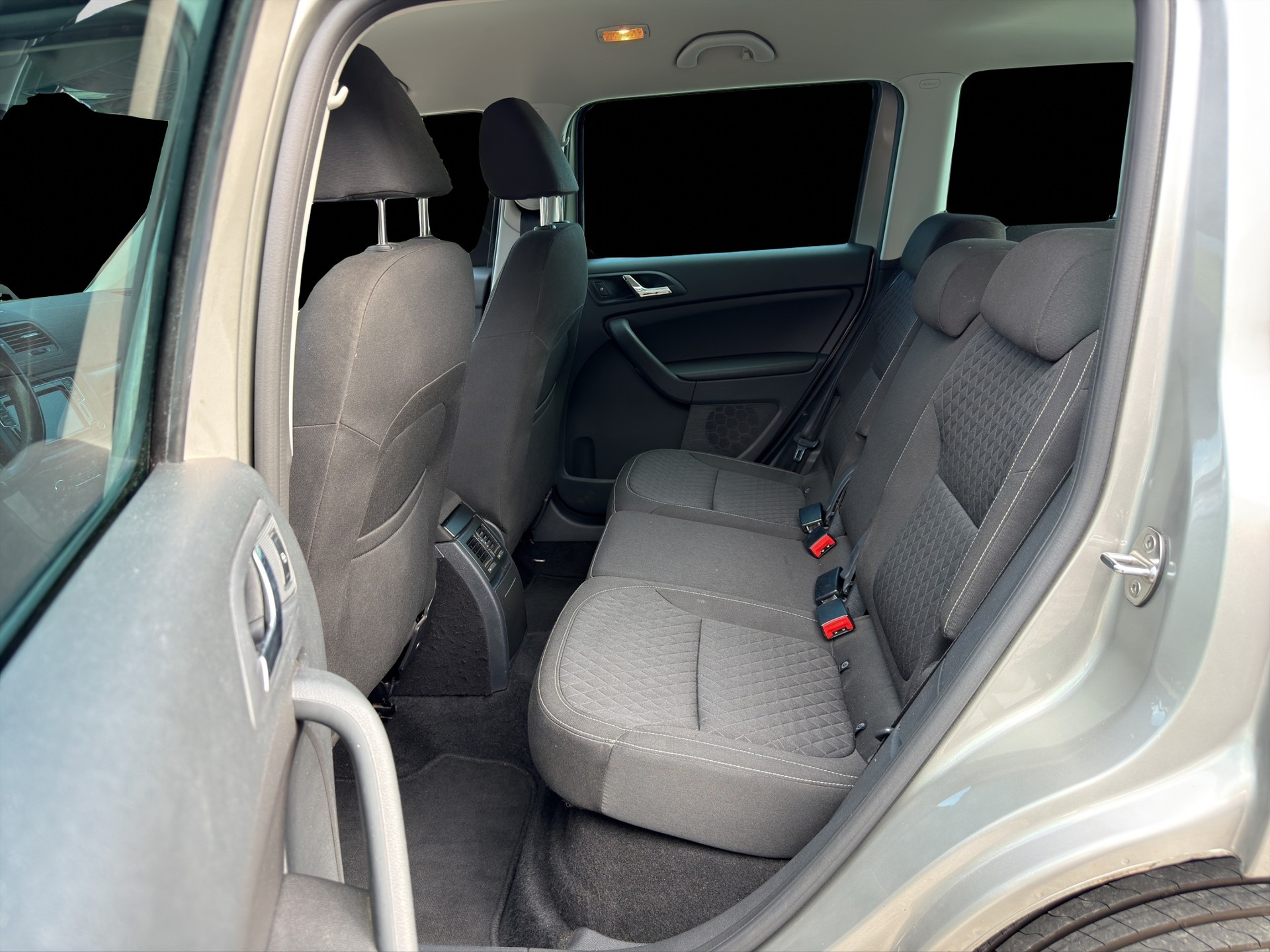 SKODA Yeti 2.0 TDI Swiss Line 25 4x4-image-8