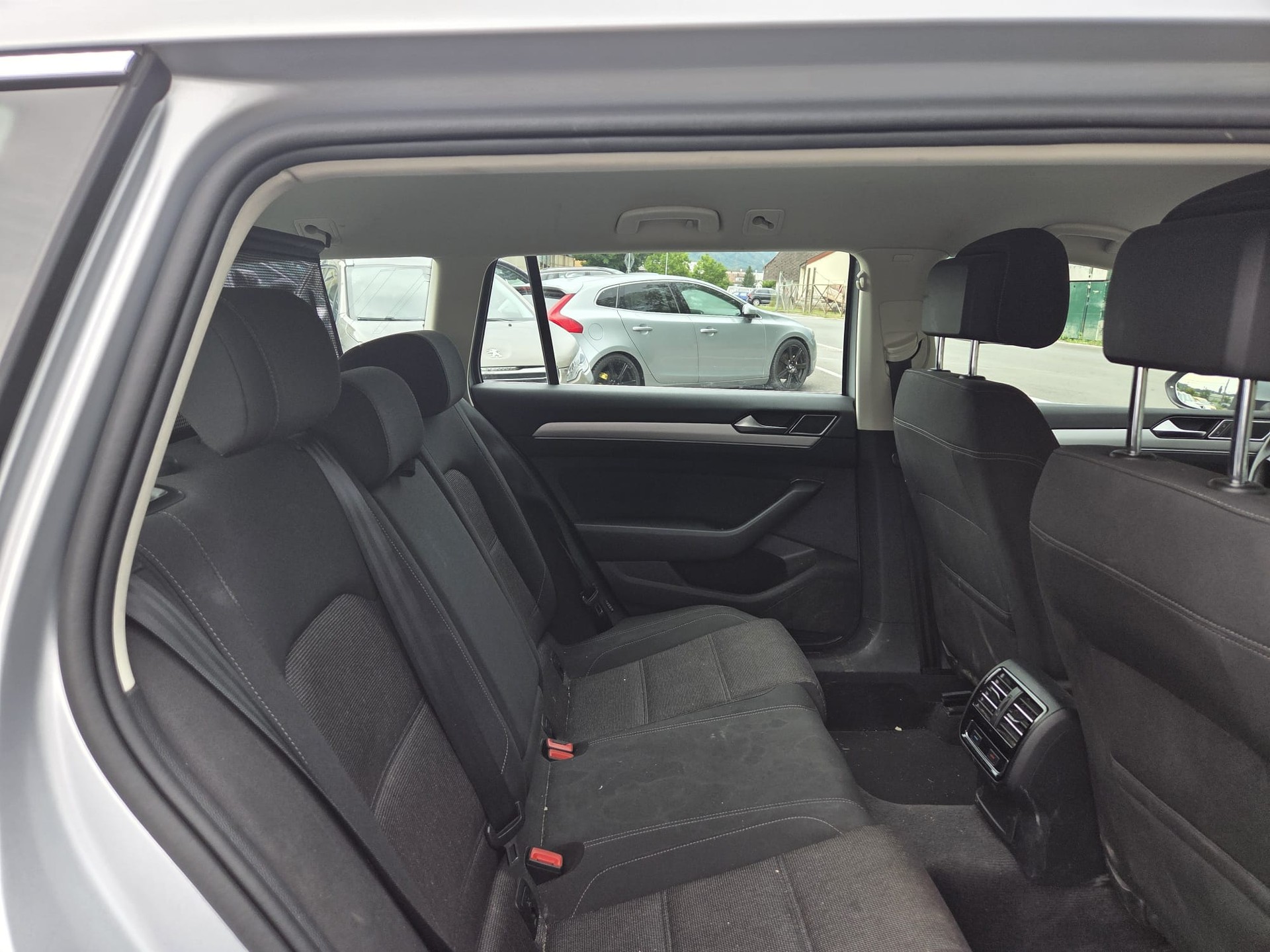 VW Passat Variant 2.0 TDI BMT Comfortline DSG-image-11