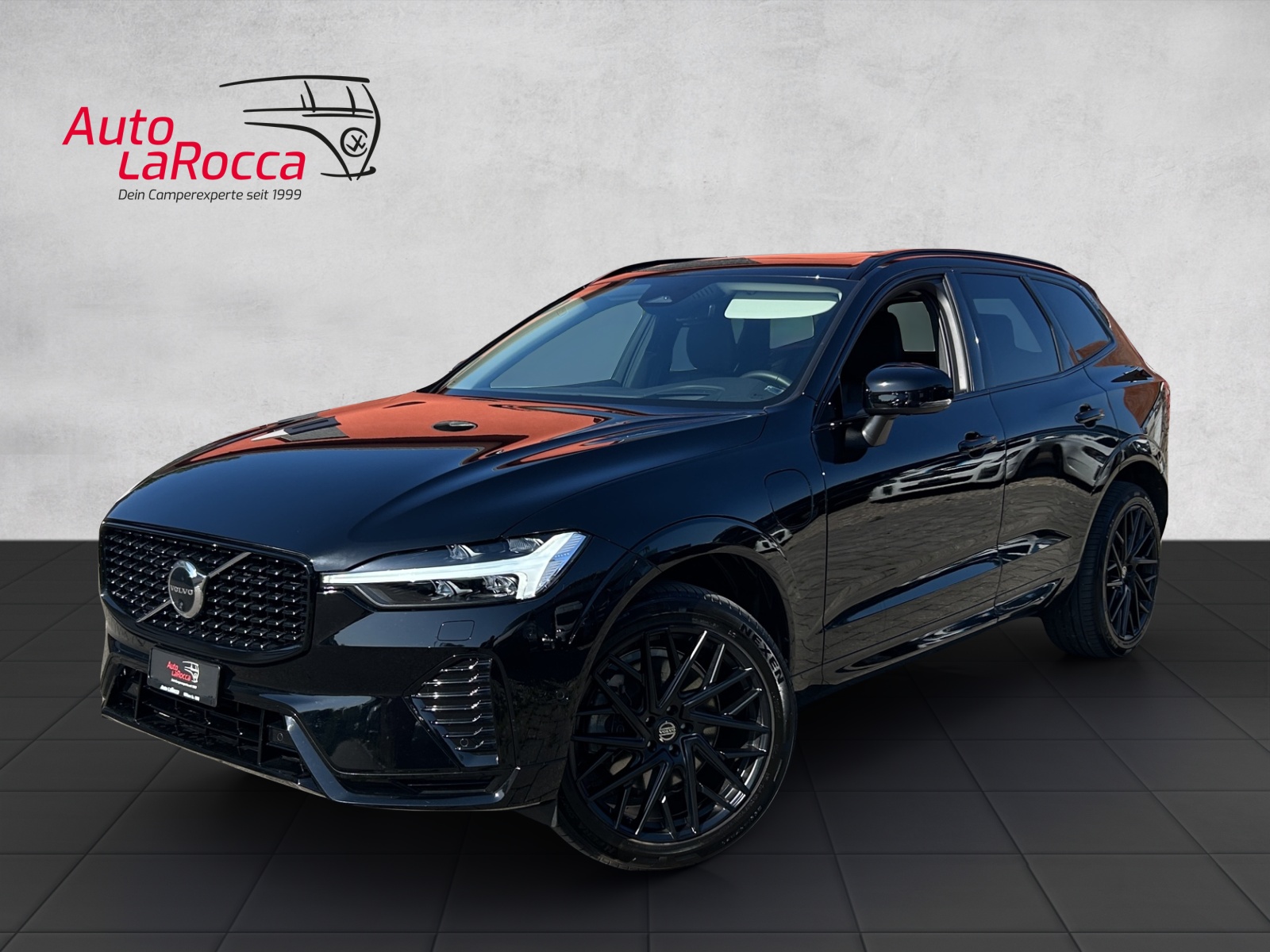 VOLVO XC60 T8 eAWD PluginHybrid Ultimate Dark Geartronic-image-0
