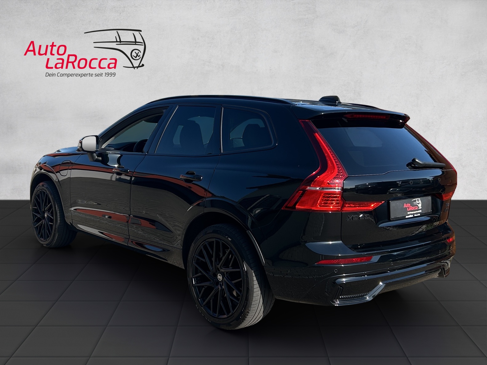 VOLVO XC60 T8 eAWD PluginHybrid Ultimate Dark Geartronic-image-2