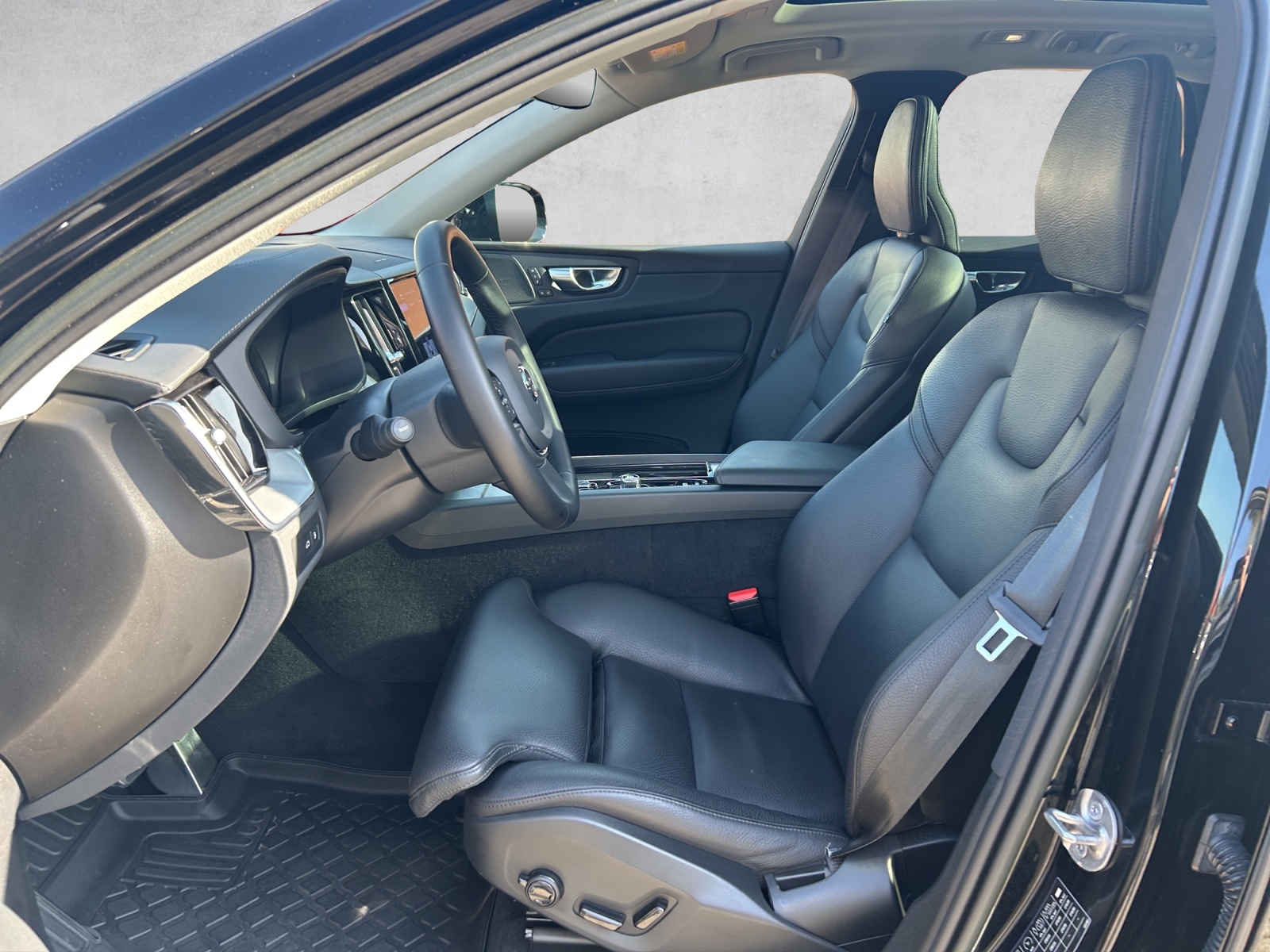 VOLVO XC60 T8 eAWD PluginHybrid Ultimate Dark Geartronic-image-11