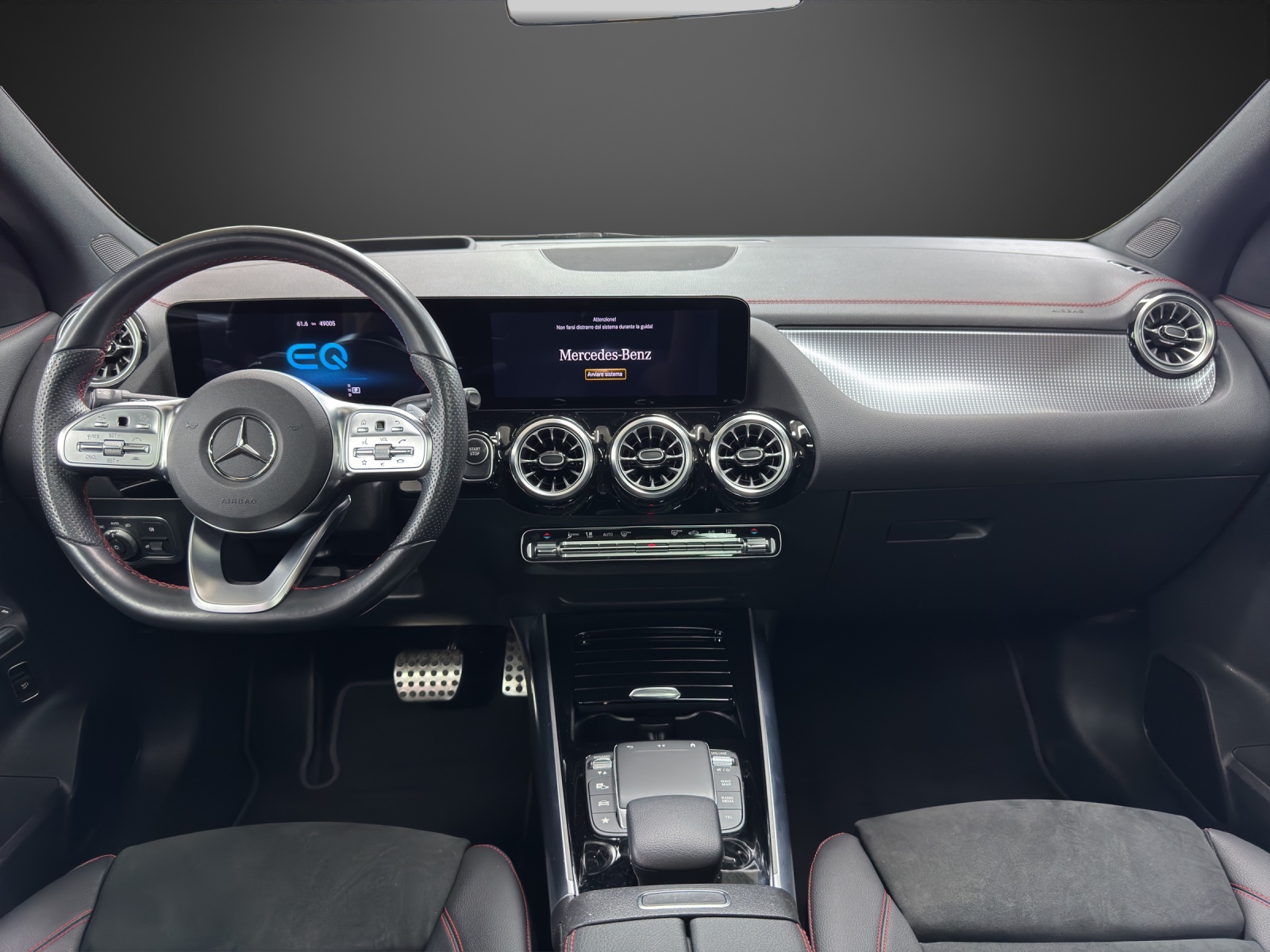 MERCEDES-BENZ EQA 300 AMG Line 4Matic-image-10