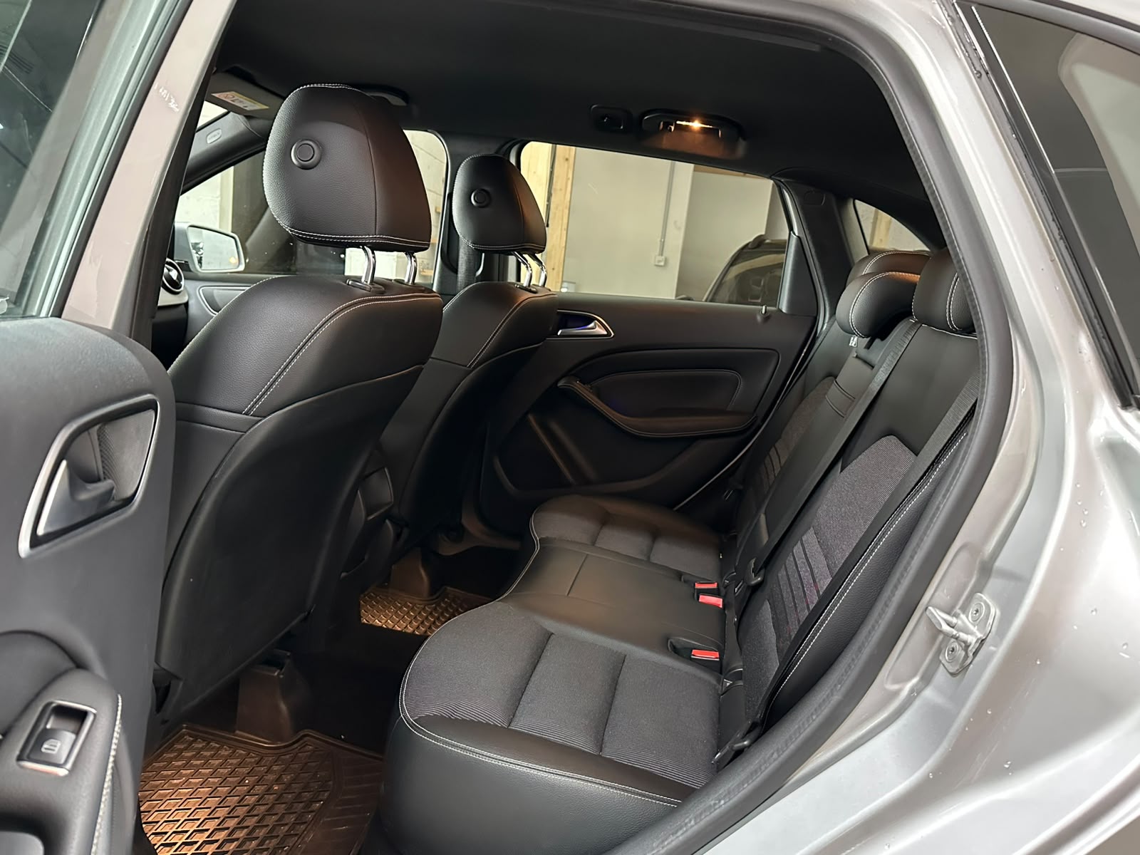 MERCEDES-BENZ B 200 7G-DCT-image-9