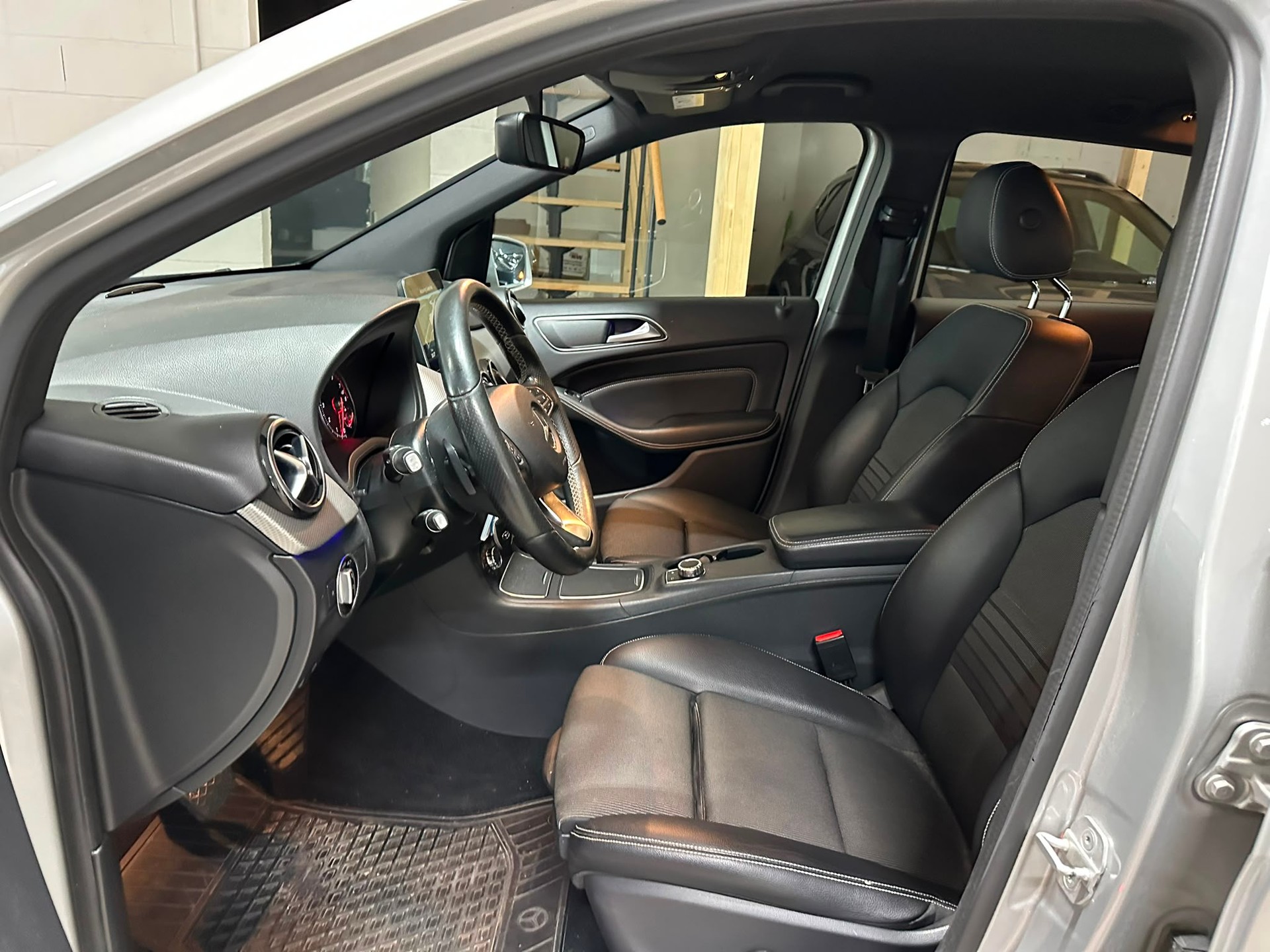 MERCEDES-BENZ B 200 7G-DCT-image-6