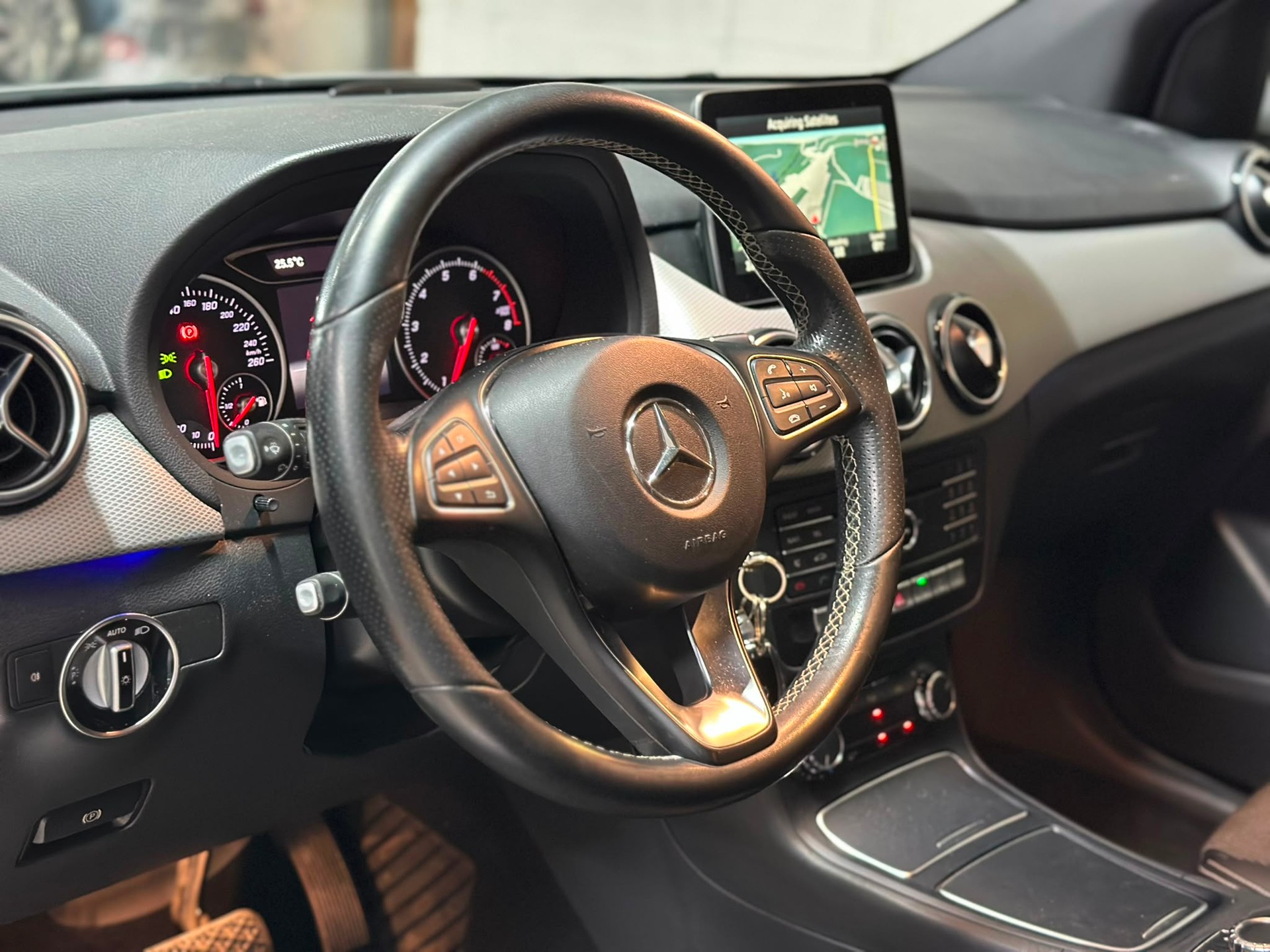 MERCEDES-BENZ B 200 7G-DCT-image-9