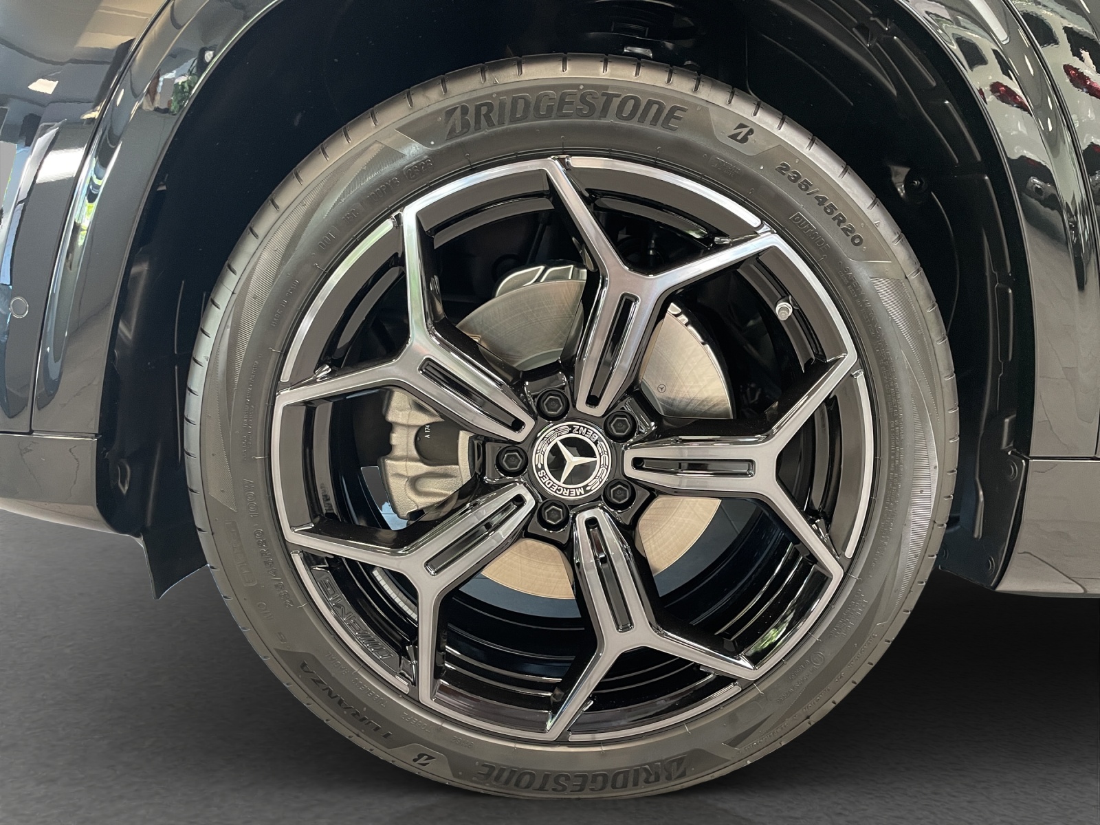 MERCEDES-BENZ GLB 200 4Matic 8G-Tronic-image-6